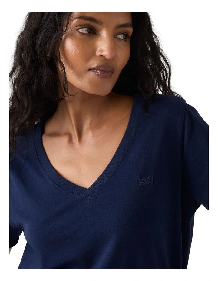 Levi's-Favourite-V-Neck-Tee-Peacoat-CottonWool (2).webp