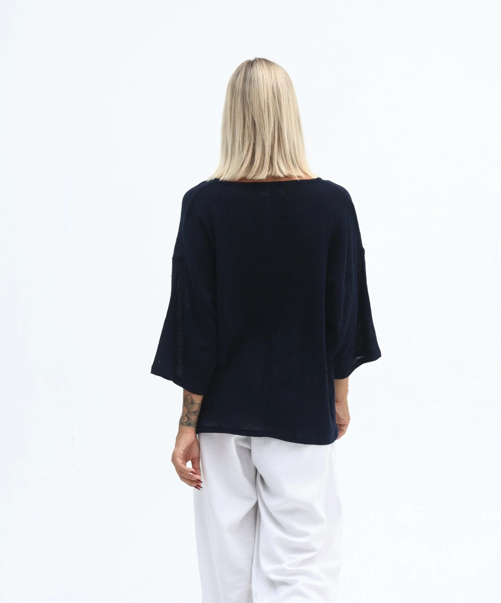 Carbon-C2059+Evie+Ramie+3_4+V+Neck+top+navy+w+-CottonWool+%282%29.png