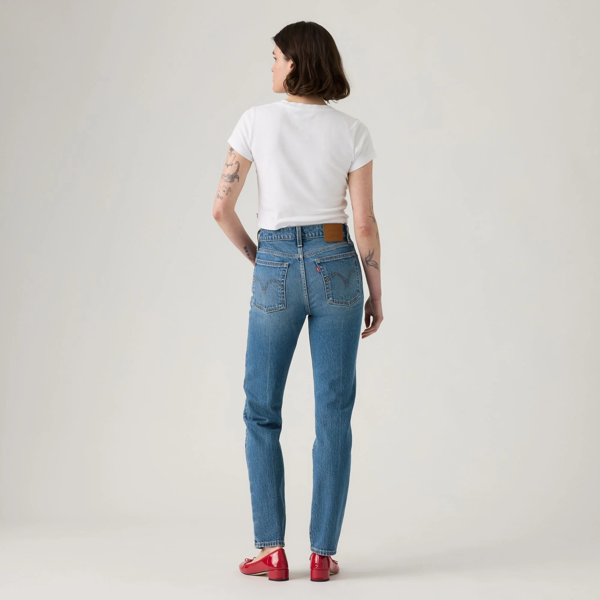 Levi's-Wedgie-Slim-Jeans-CottonWool (4).jpg