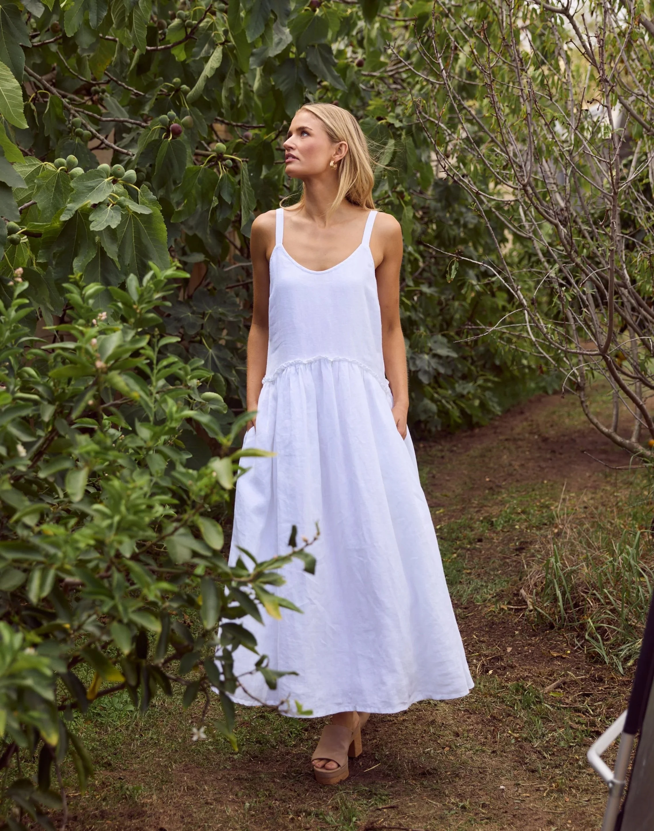 SHANTY-_Limone+Dress_White+Linen_CottonWool+%284%29.jpg