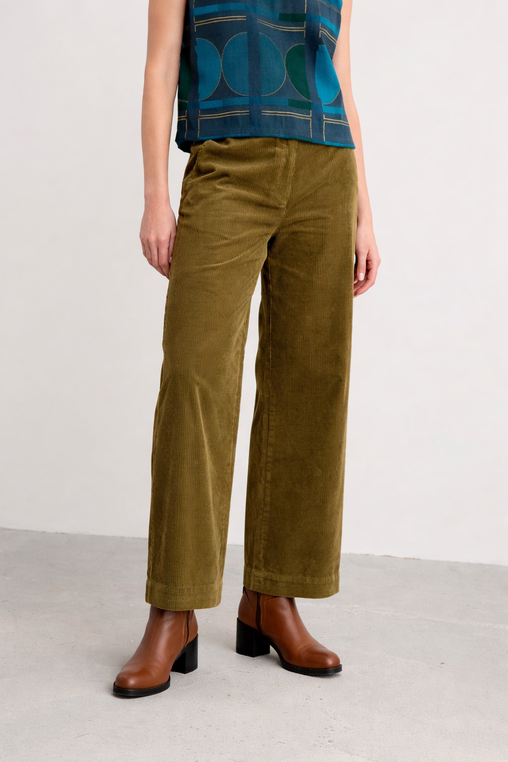 Seasalt-Dillwyn Trouser - Bright Olive - CottonWool (5).jpg