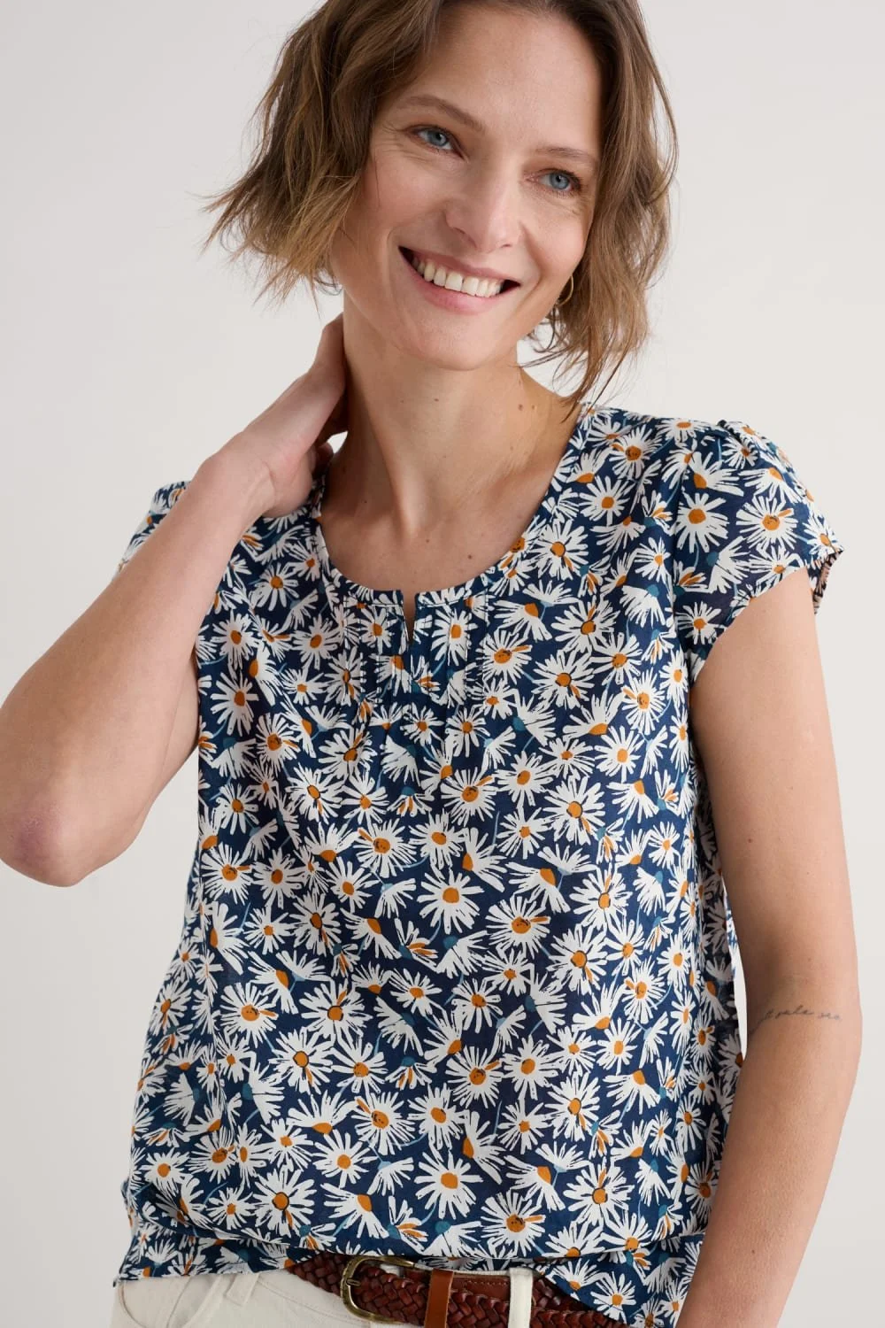 Seasalt-Garden-Gate-Top-Scatter-Daisy-CottonWool