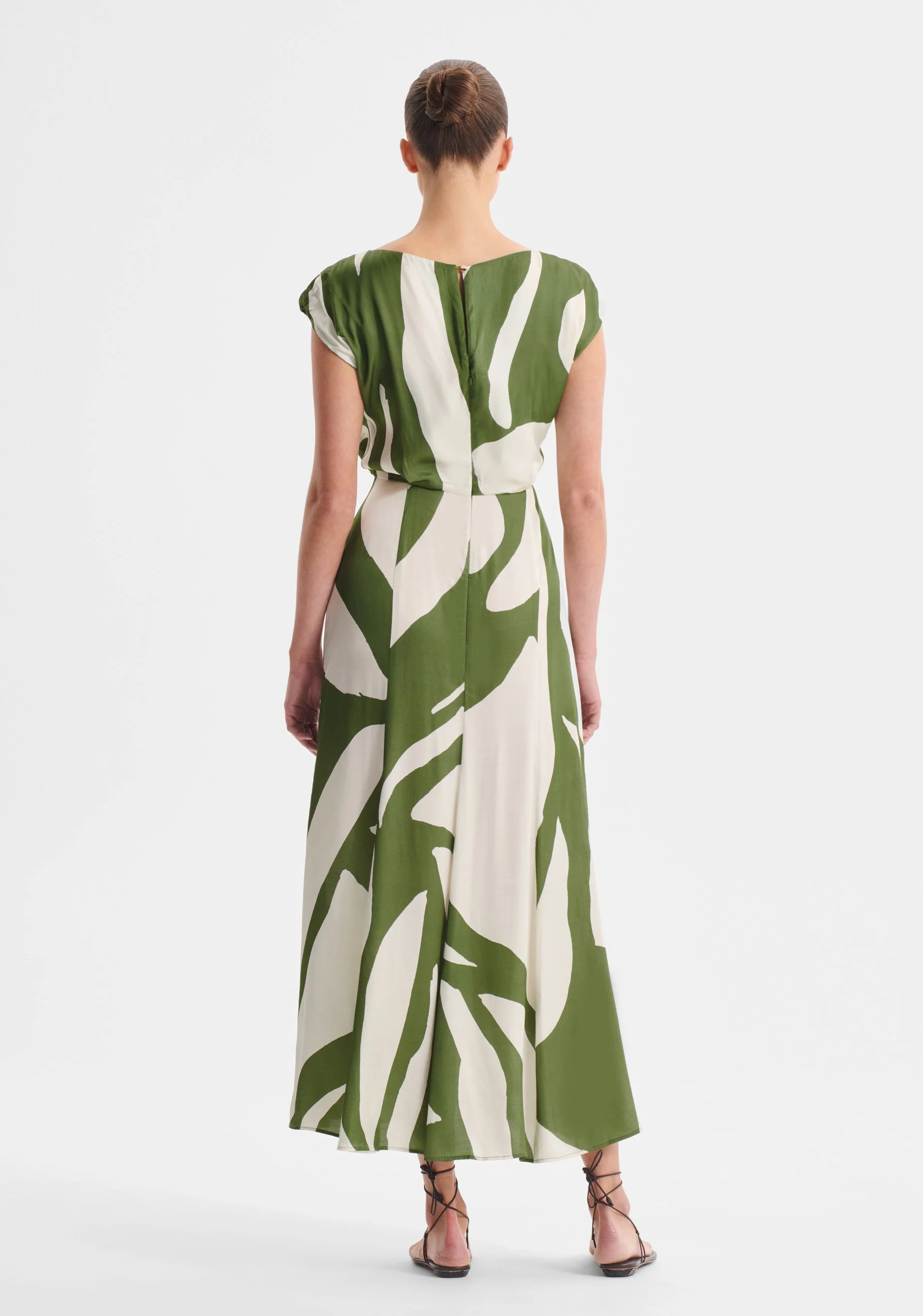 Morrison-AW26-Zinnia-Dress-Print_CottonWool (4).jpg