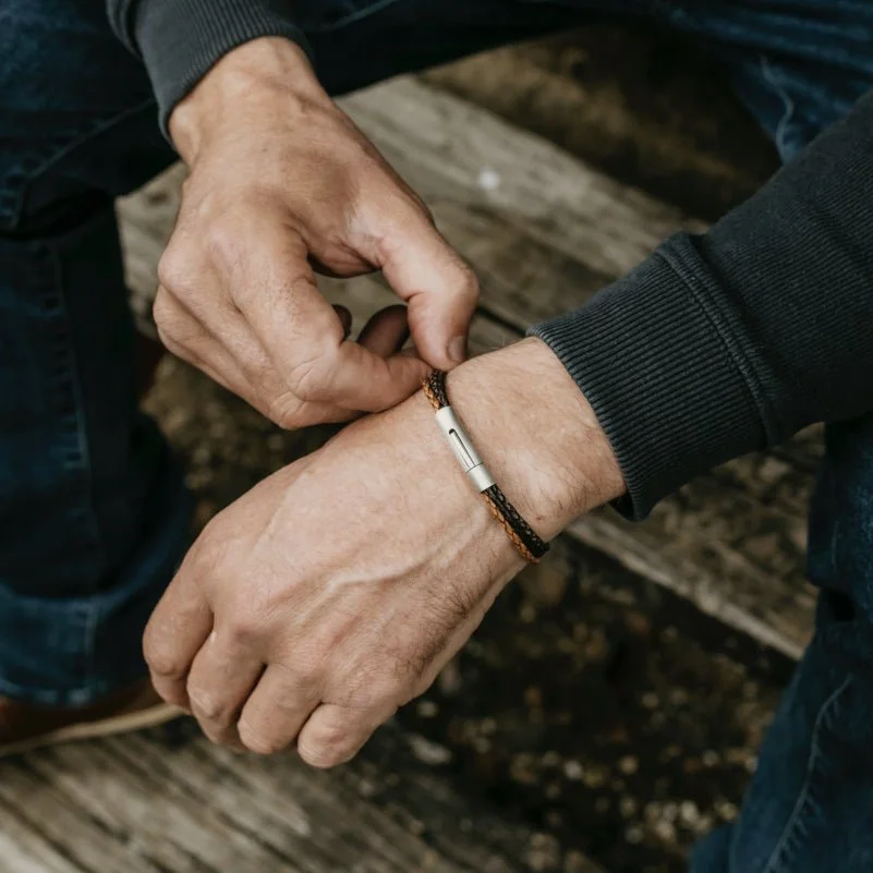 Indepal Leather Men's Honed Hitch Leather Bolo Bracelet Chocolate