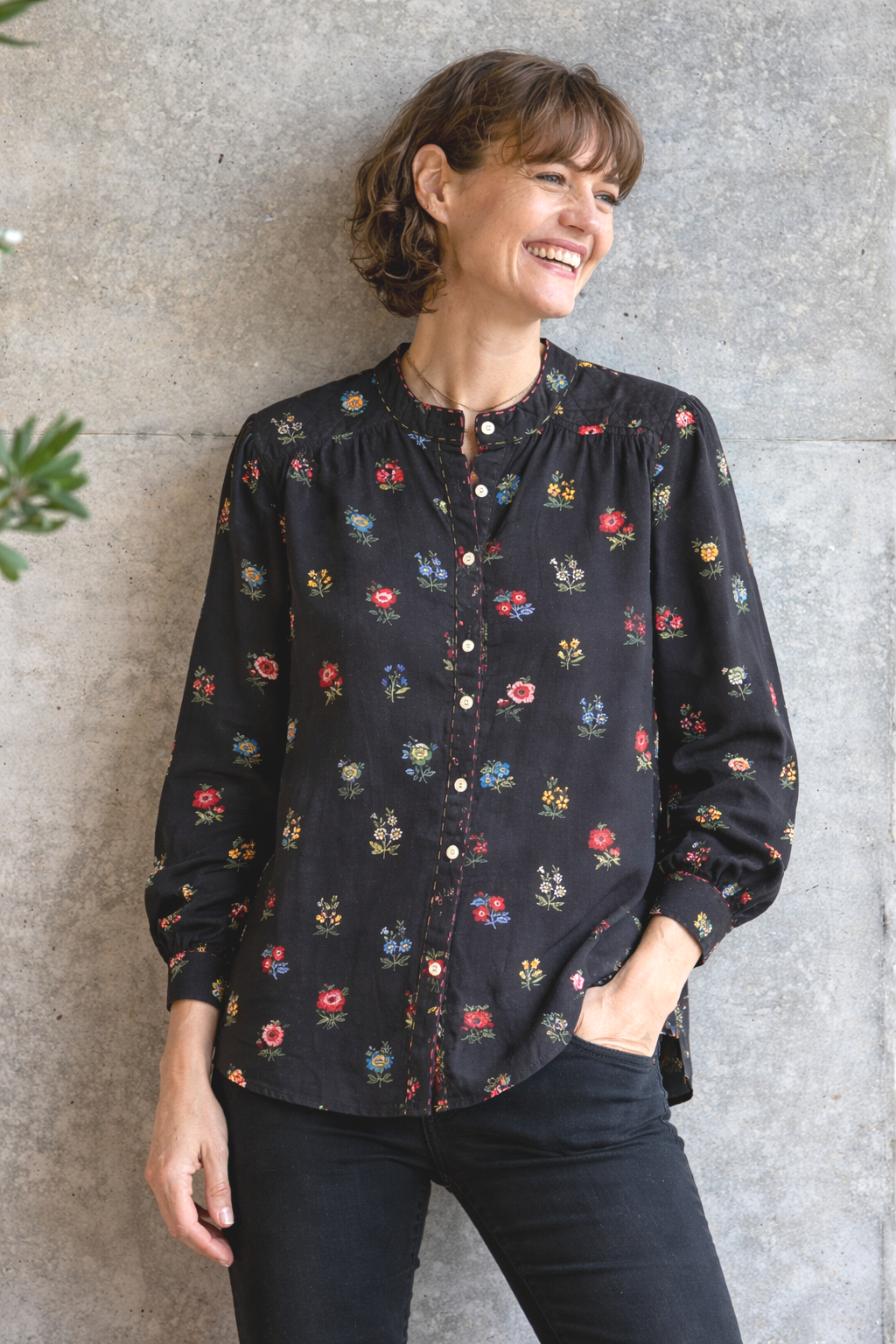 Mandalay Designs Ditsy Floral Shirt Black