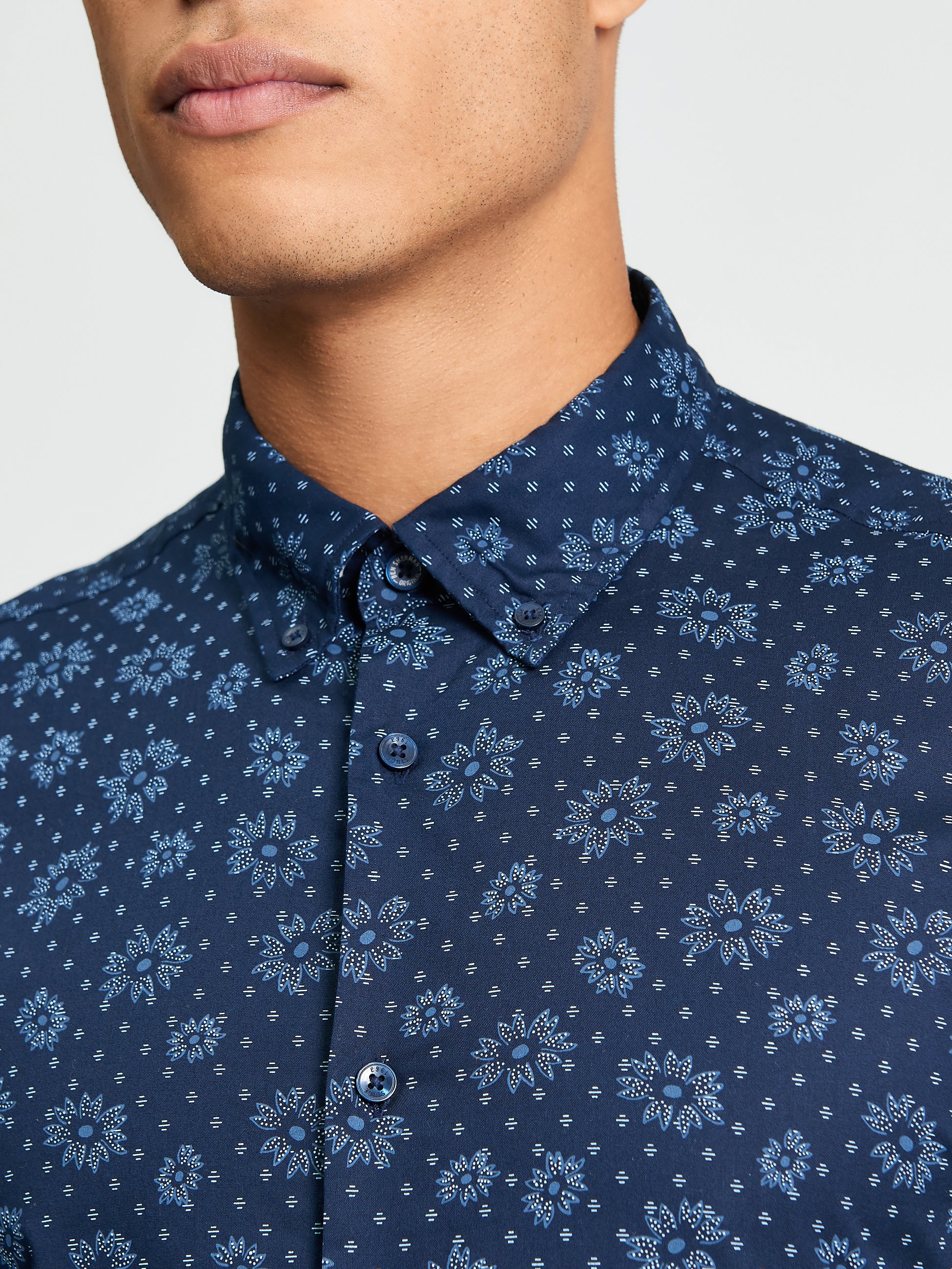 Ben-Sherman-Floral-Geo-Print-Shirt-1013405_025_CottonWool (1).jpg