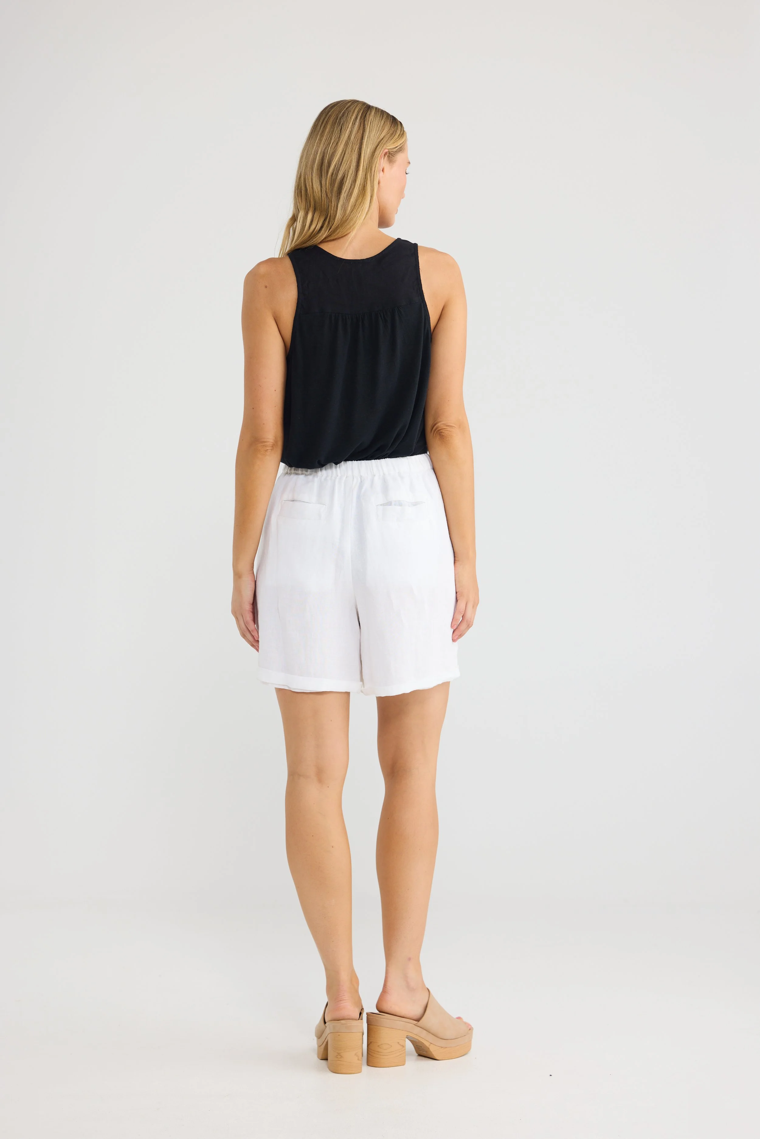SHANTY-SH26339-1_Dune Shorts_White Linen_CottonWool (2).jpg