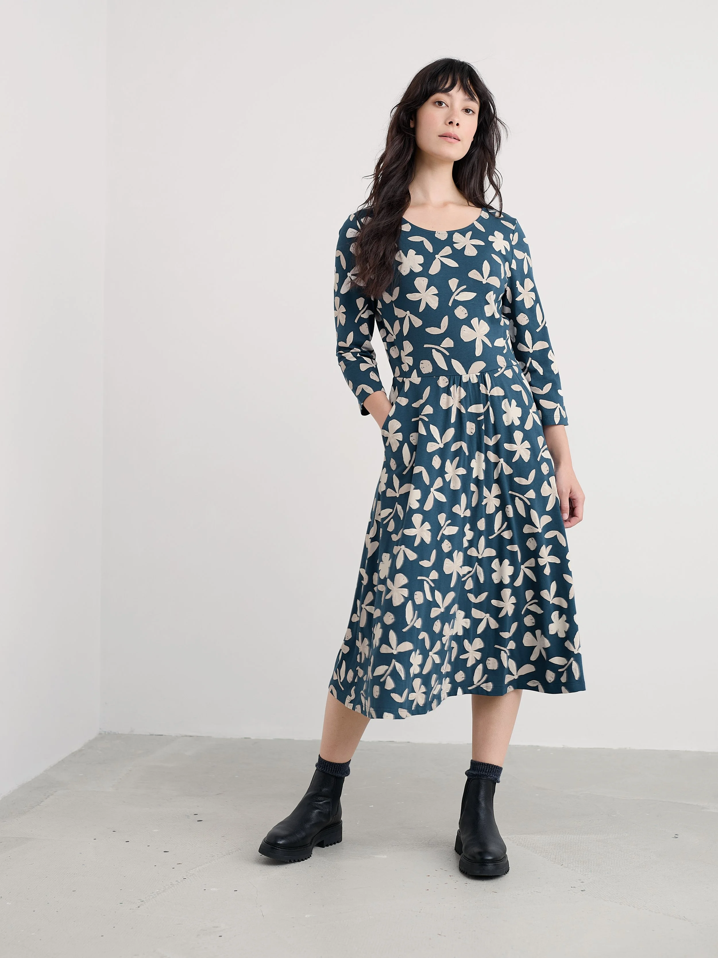 Seasalt-April Dress - Organic Shapes Dark Lugger - CottonWool (2).jpg