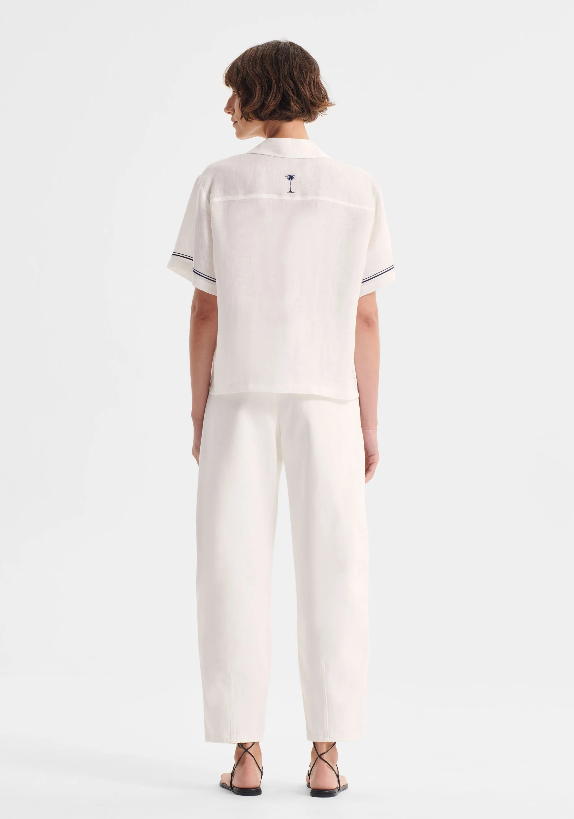 Morrison-SS25-Capri-Linen-Shirt-White_CottonWool (6).jpg