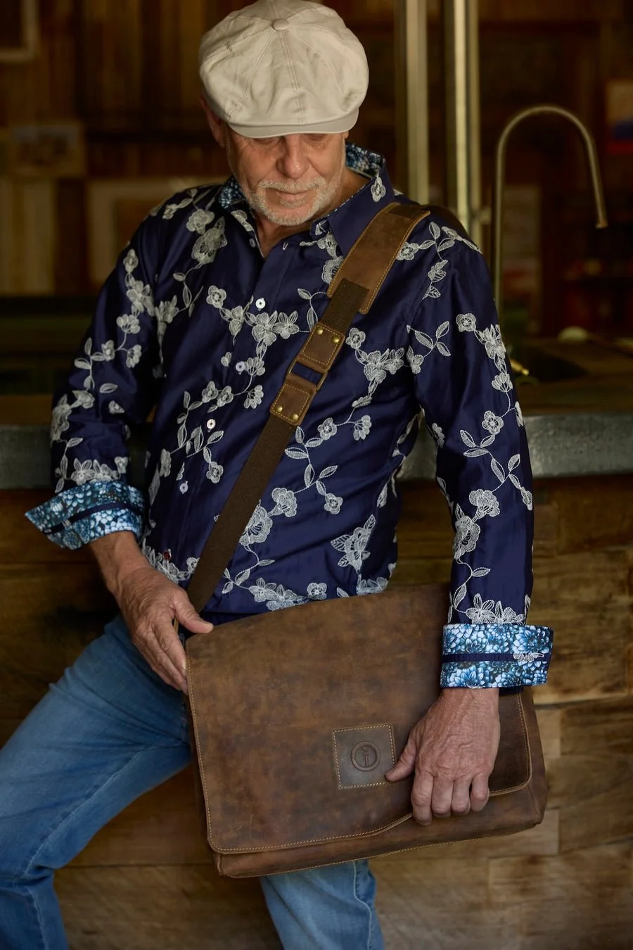 Indepal-Leather-Soldier-15inch-Messenger-Bag-CottonWool (2).jpg