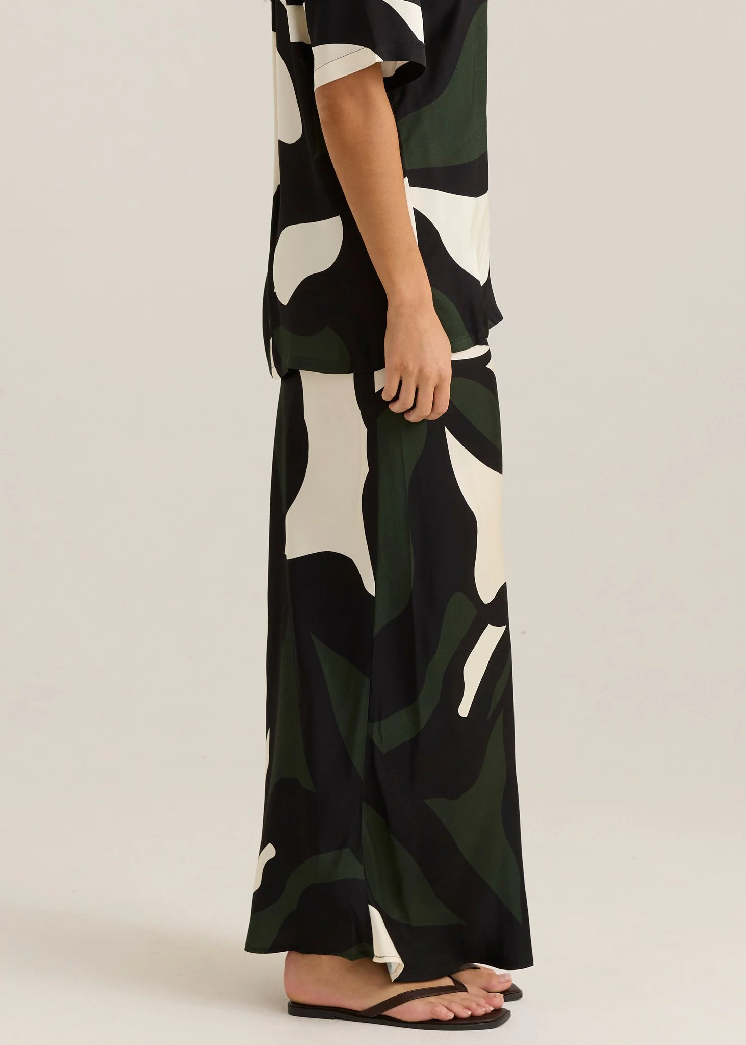 Sass-Tarni-Skirt-Iris-Print-20331SWSS-IRI_CottonWool (2).jpg