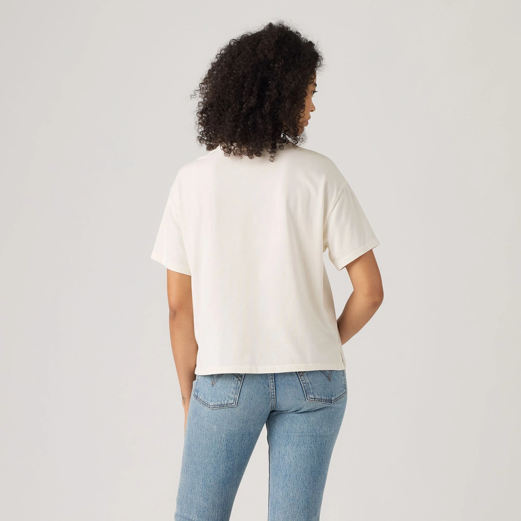 Levis-Graphic-Vintage-Hotel-Tee-CottonWool (2).jpg