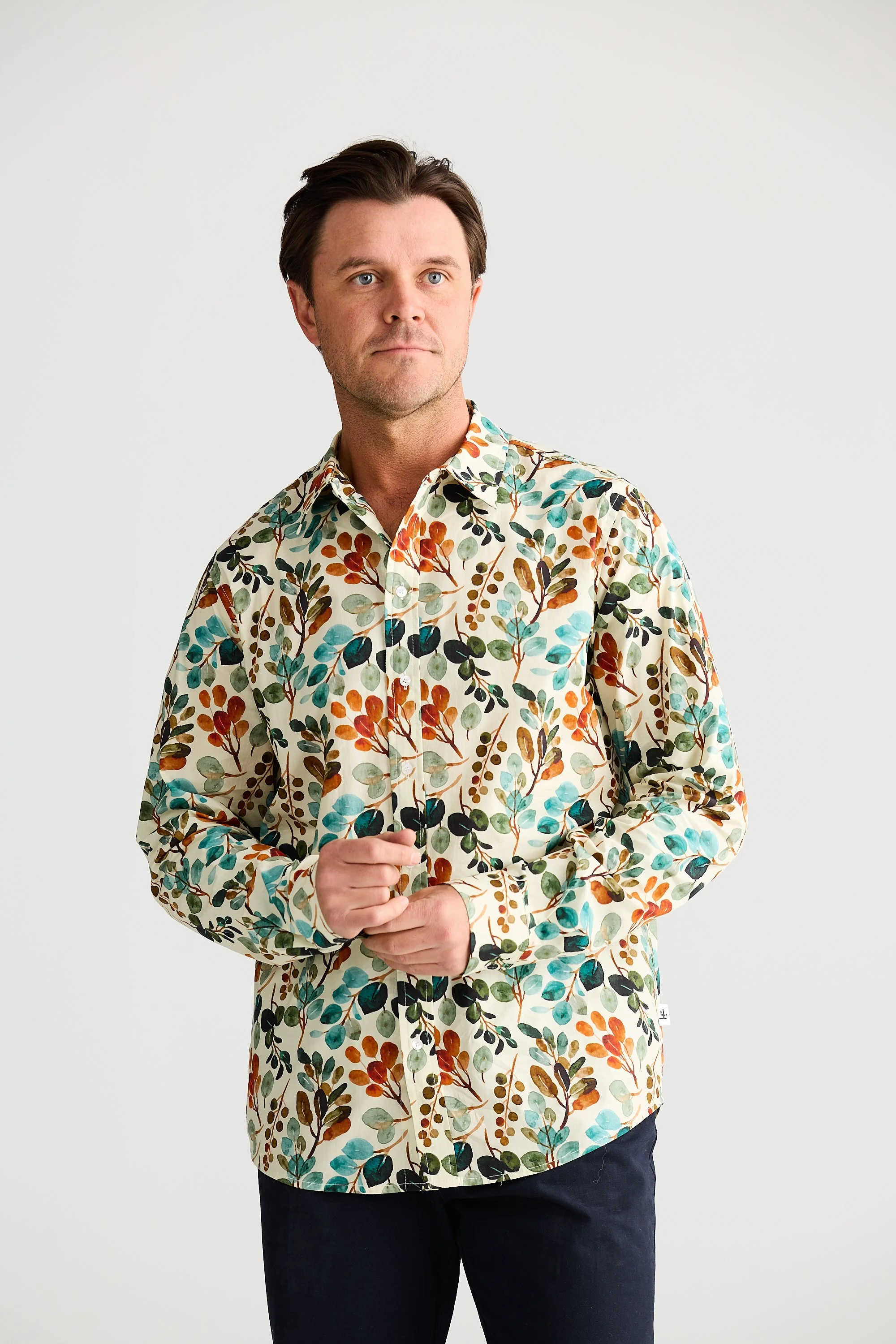 Fossick-FS26015-7_Oxford Shirt_Meadow Floral_CottonWool (4).jpg