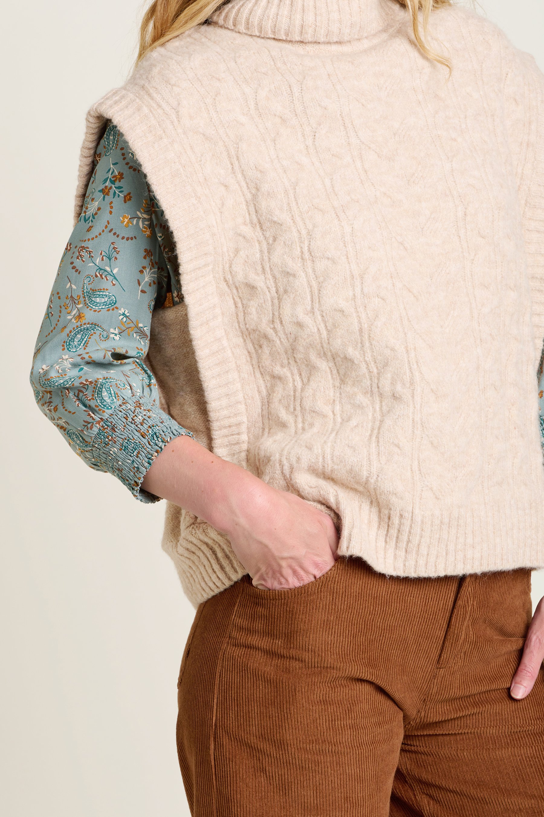 Brakeburn-Cable-Knitted-Vest-Stone-CottonWool