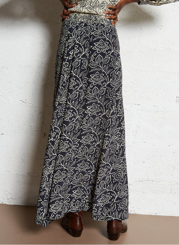 Maison-Hotel-Eeva-Skirt-Black-Sheep-CottonWool