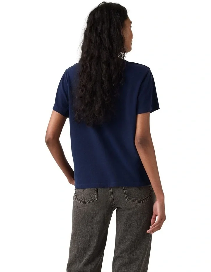 Levi's-Favourite-V-Neck-Tee-Peacoat-CottonWool (4).webp