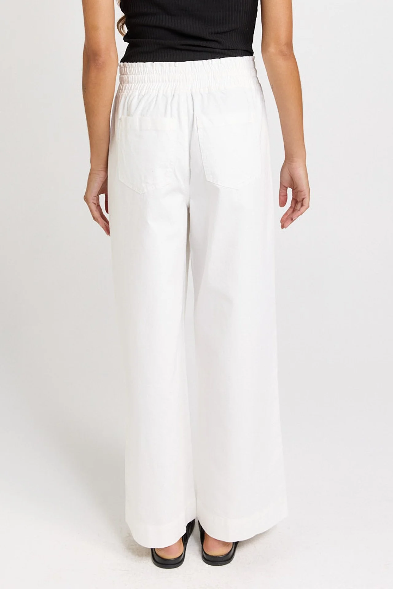 Betty-Basics-Saffra-Relax-Jeans-BB8461-White_CottonWool (1).jpg