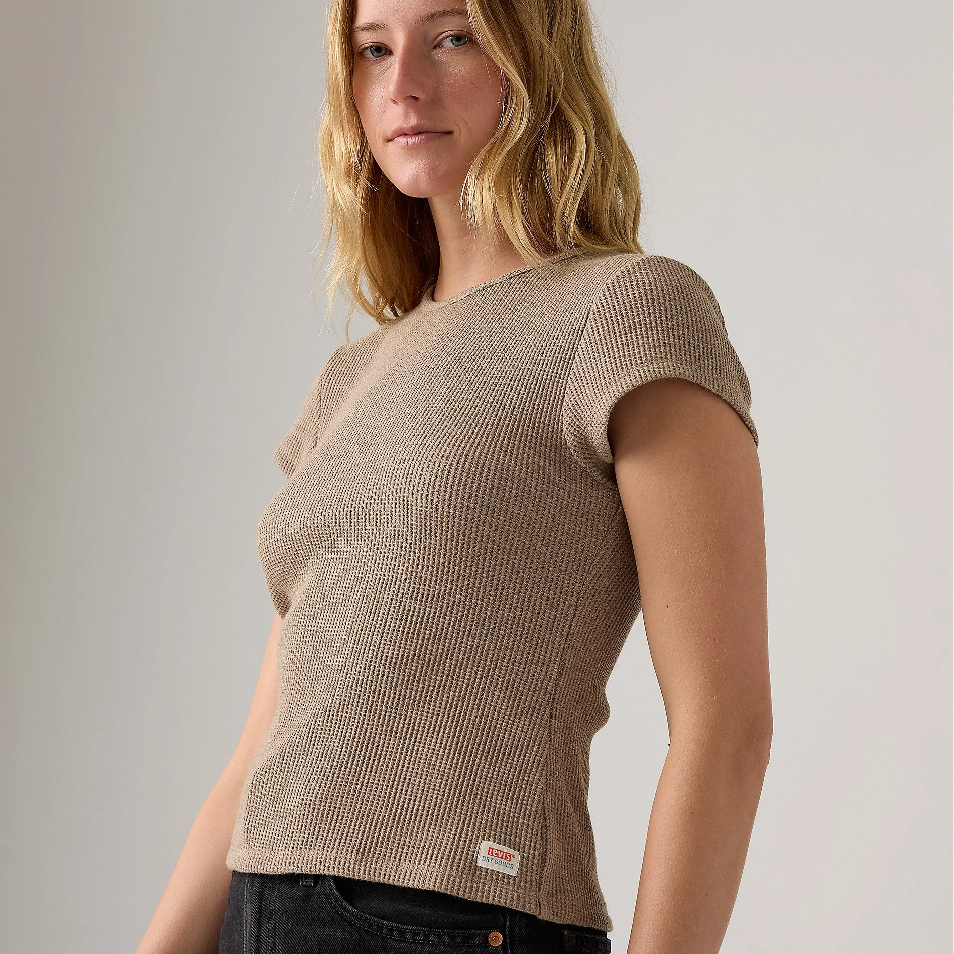 Levi's-Dry-Goods-Waffle-Tee-Taupe-CottonWool