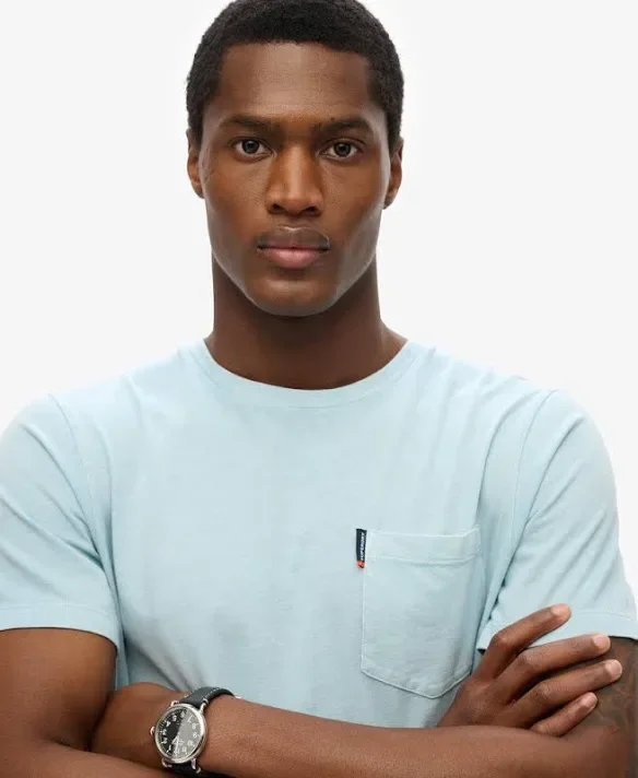 Superdry-Classic-Essential-Pocket-Tee-CottonWool (3).webp