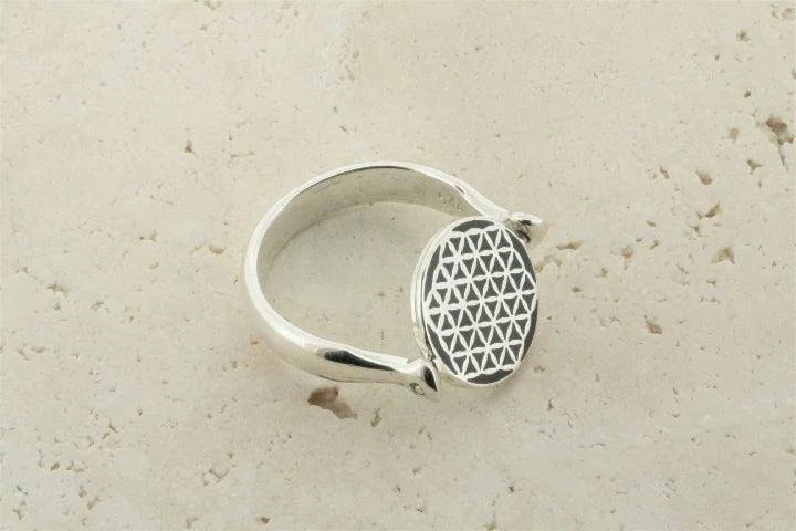Makers-and-Providers-Enamelled-Silver-Swivel-Ring-MTE622-CottonWool (3).jpg