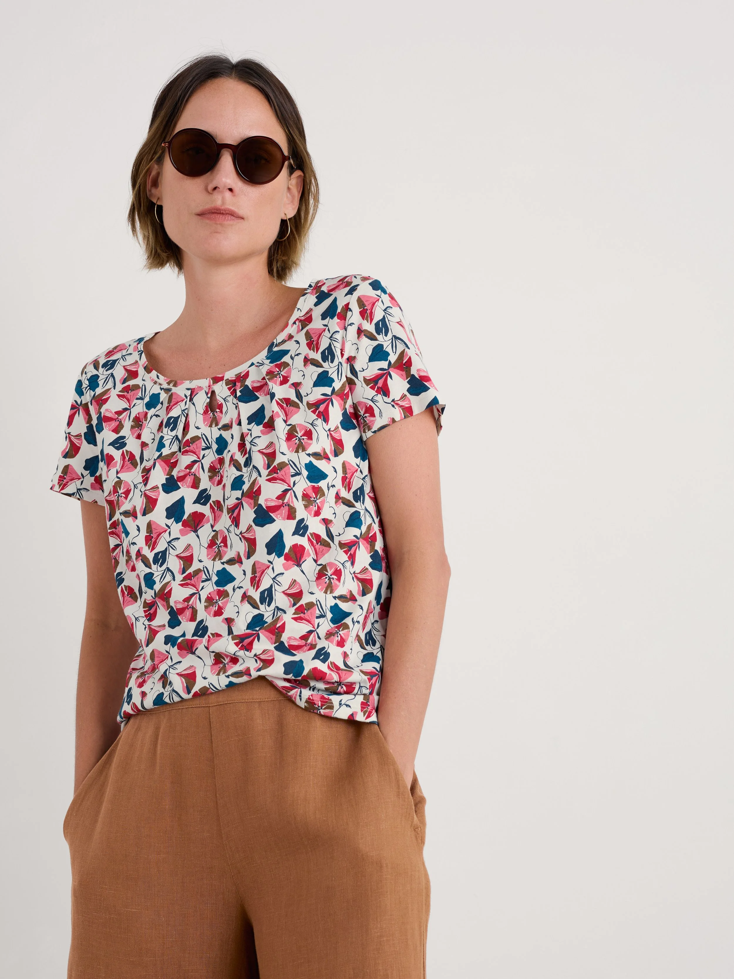 Seasalt-Appletree-T-Shirt-Parasol-Floral-Chalk-CottonWool