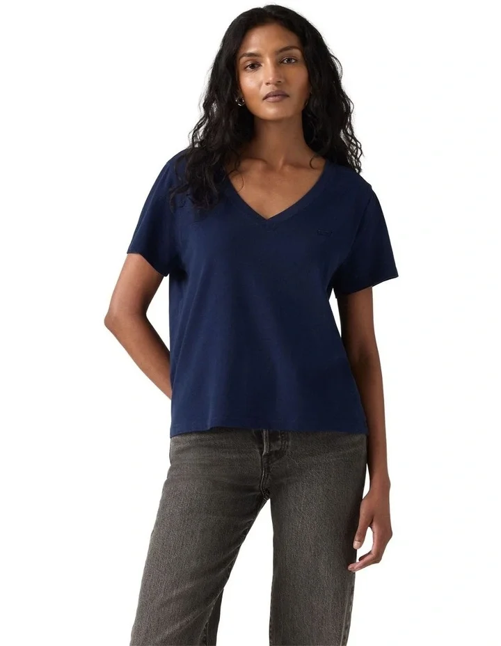 Levi's-Favourite-V-Neck-Tee-Peacoat-CottonWool (1).webp