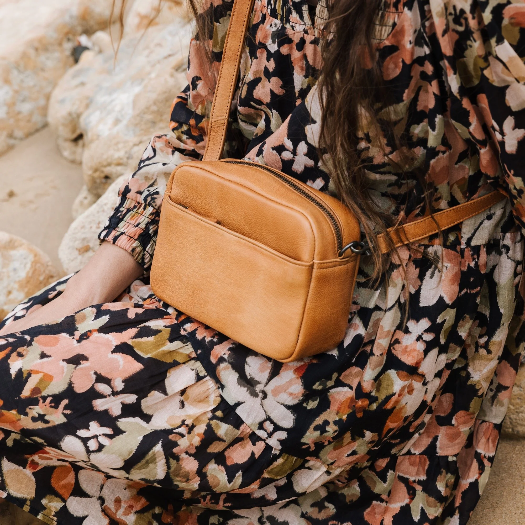 Dusky Robin Head in the Clouds Leather Bag