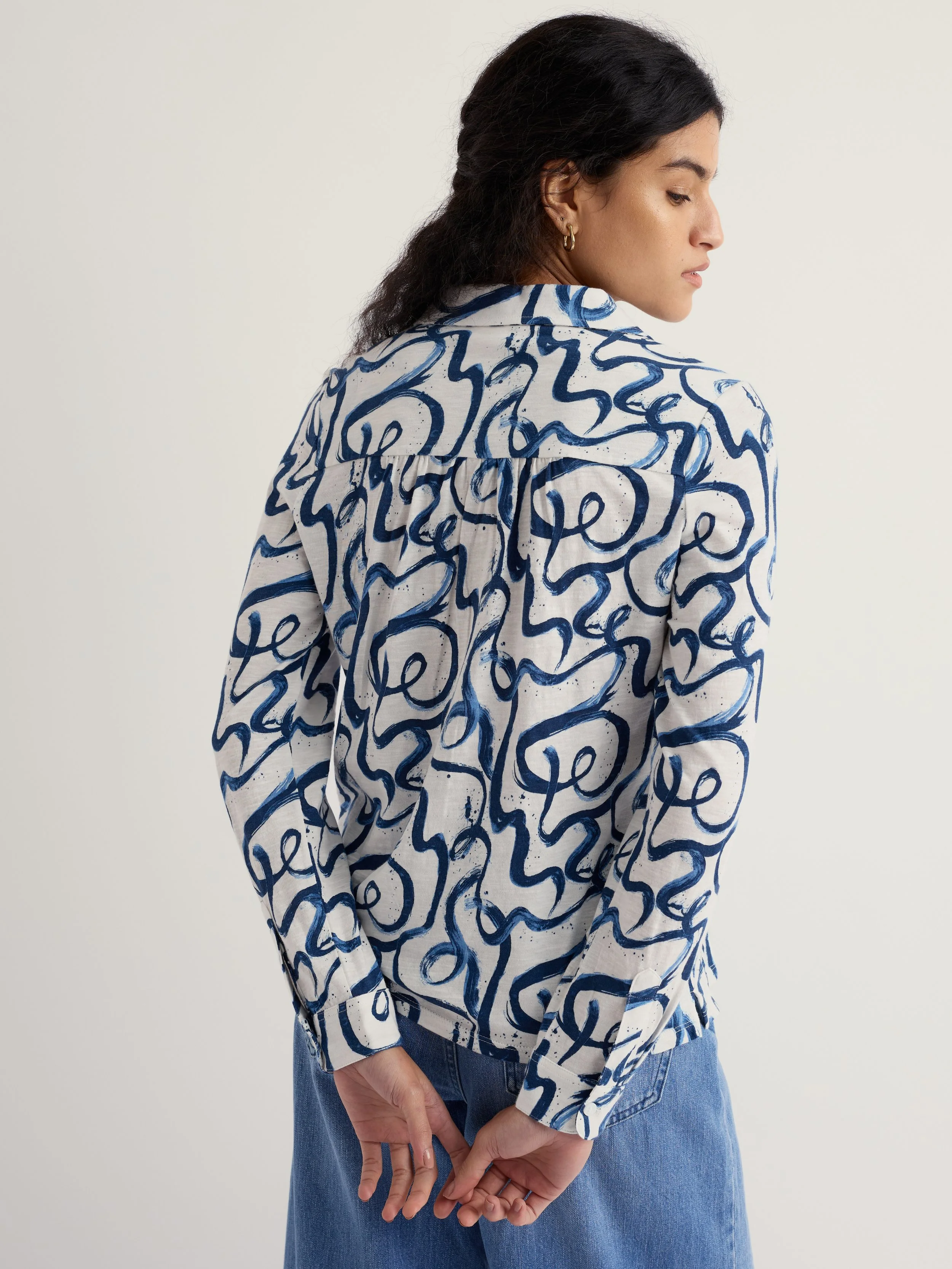 Seasalt-Teasel Head Shirt - Ink Strokes Chalk - CottonWool (3).jpg
