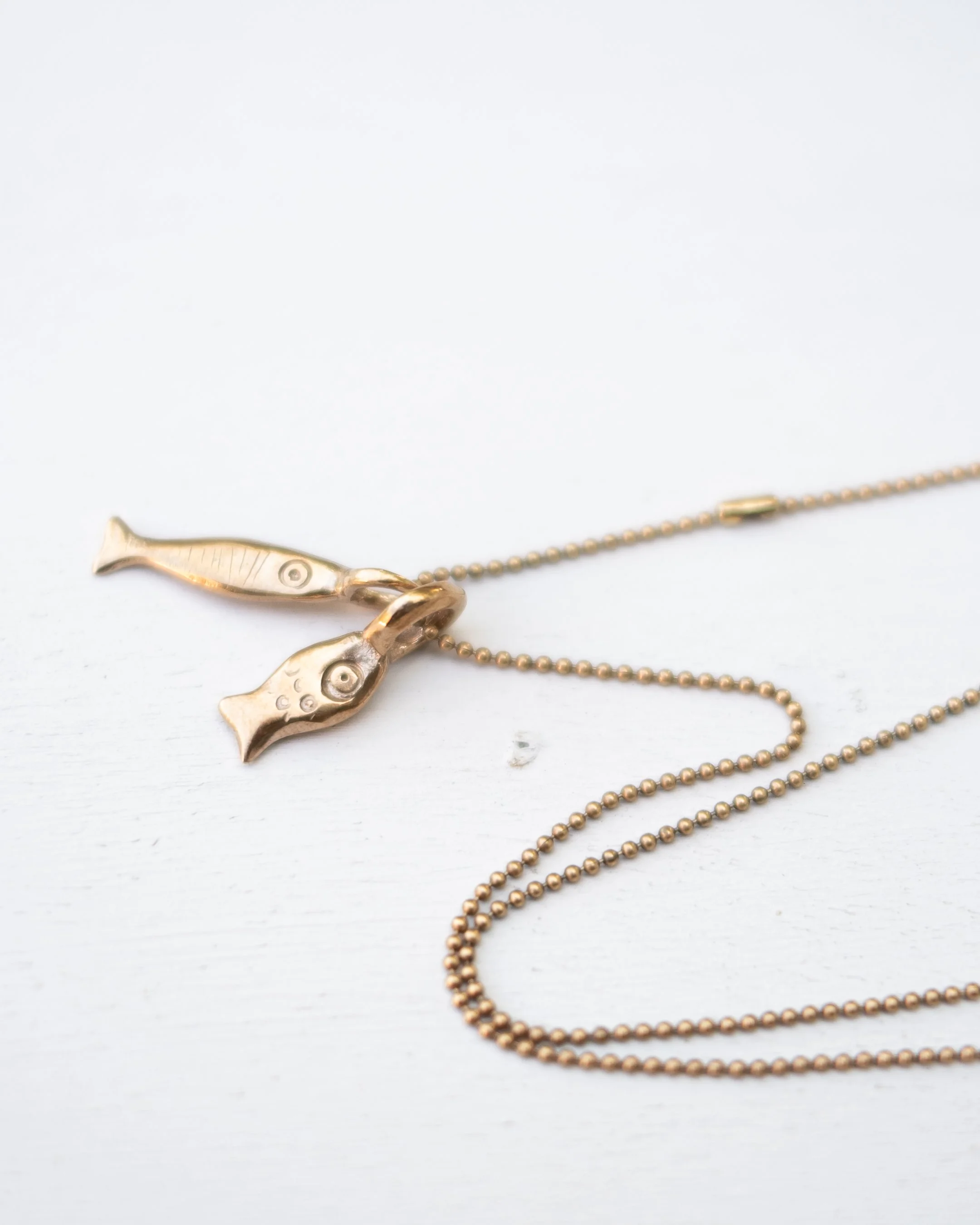 pesci-che-volano-sorelle-pendant-bronze-cotton-wool-womens-and-mens