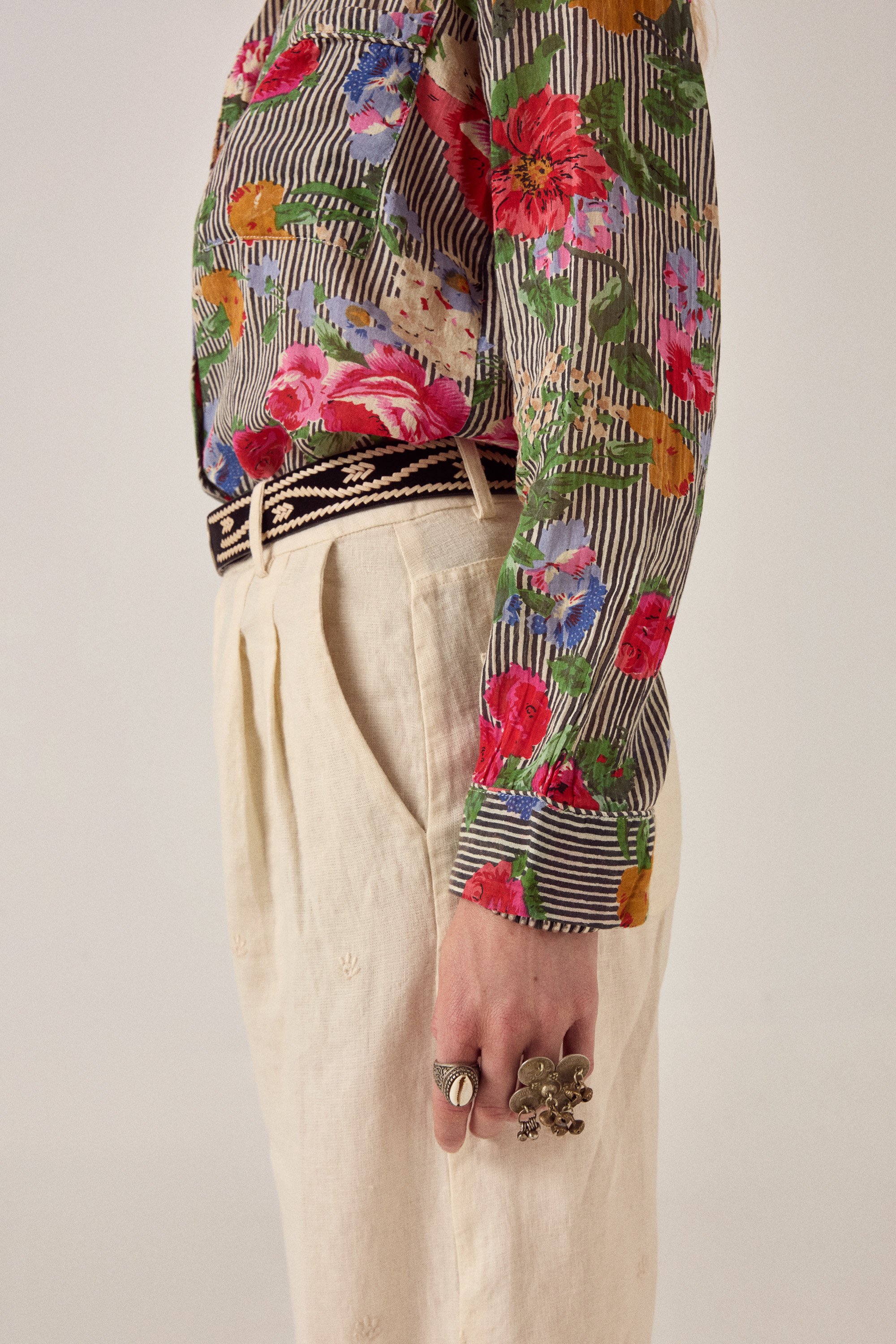 Maison-Hotel-Piti-Shirt-Hulton-Soul-Noir-CottonWool (9).jpg