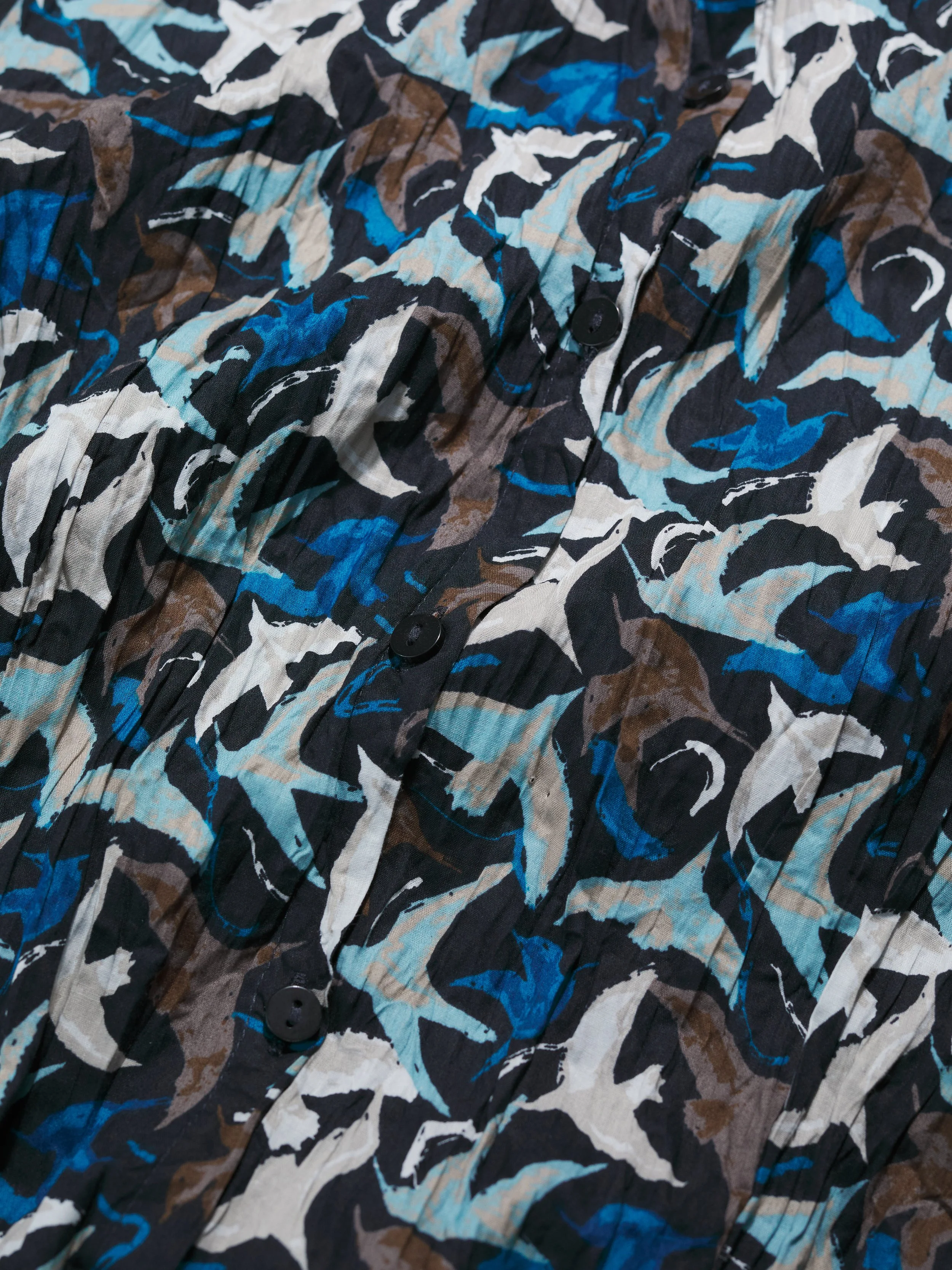 Seasalt-Larissa Shirt - Swooping Birds Onyx - CottonWool (3).jpg