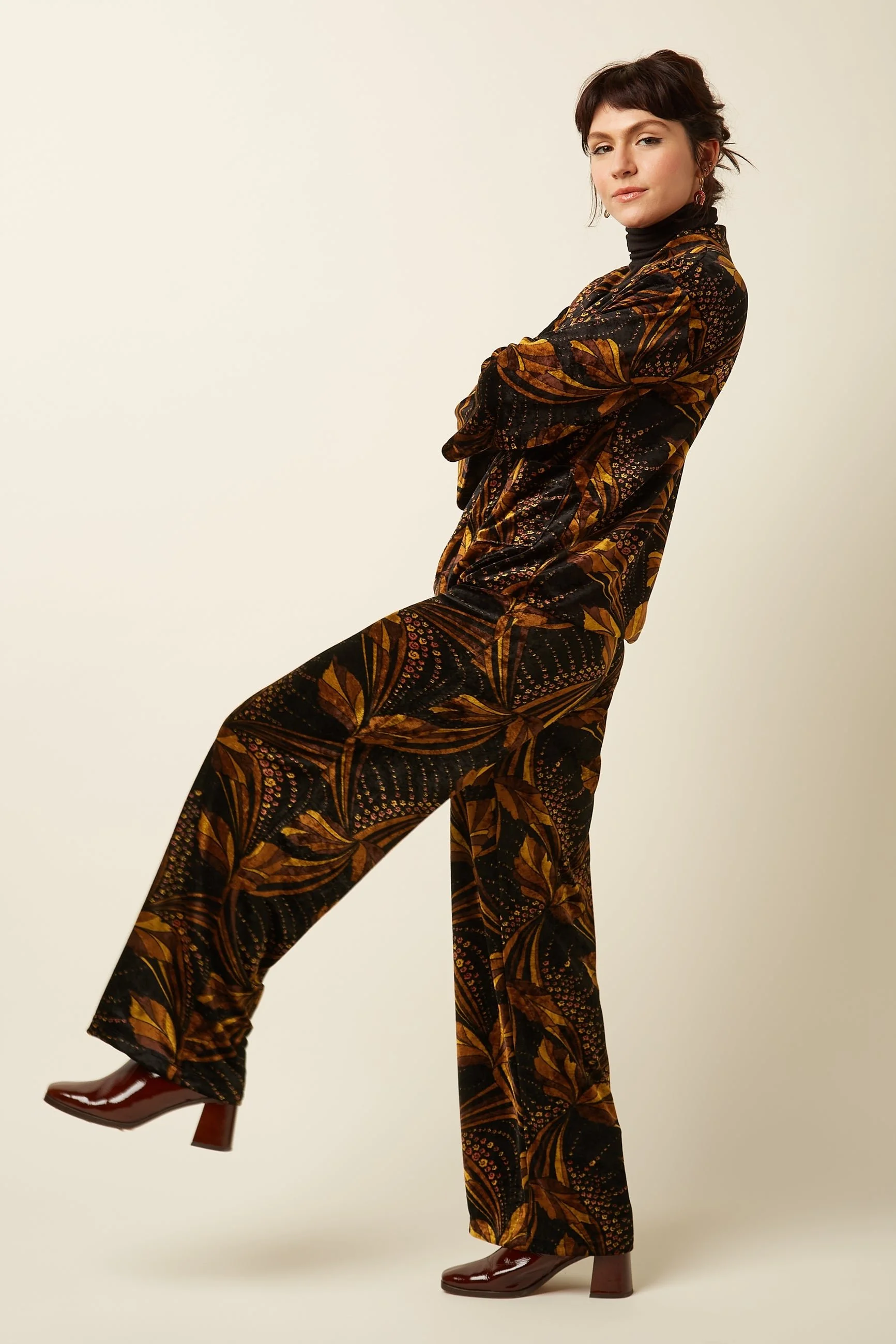 King-Louie-Noor-Velvet-Jacket-Shimmy-CottonWool (5).jpg