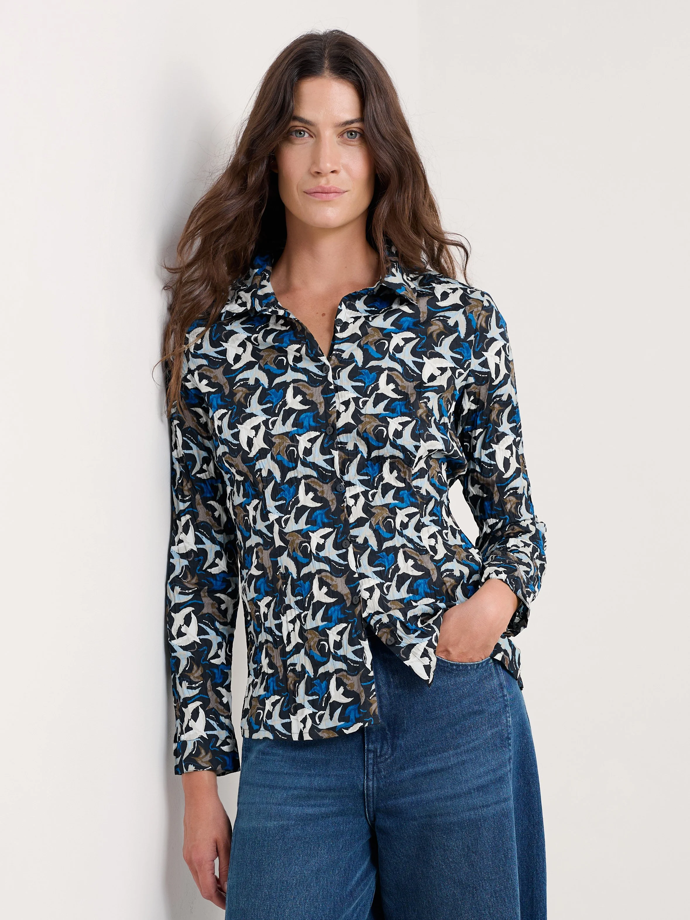 Seasalt-Larissa Shirt - Swooping Birds Onyx - CottonWool (7).jpg