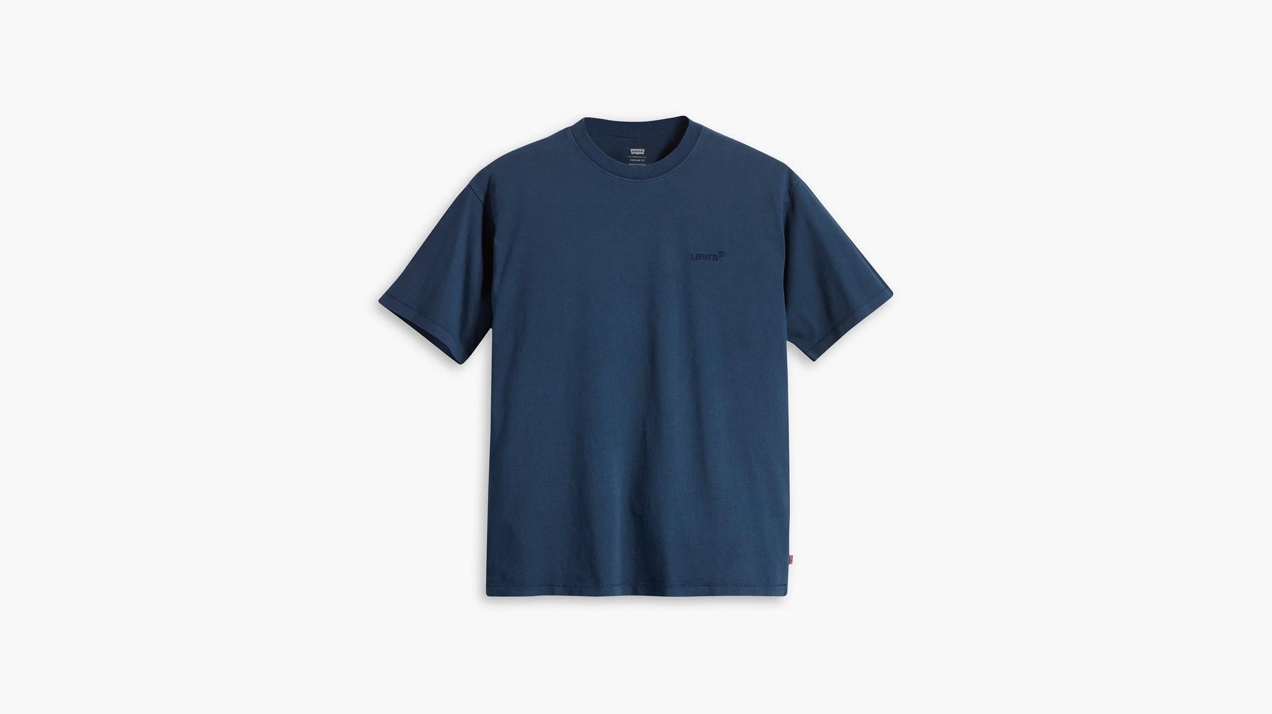 Levis-Red-Tab-Vintage-Tee-Naval-Academy-A0637-0058-CottonWool (5).jpg