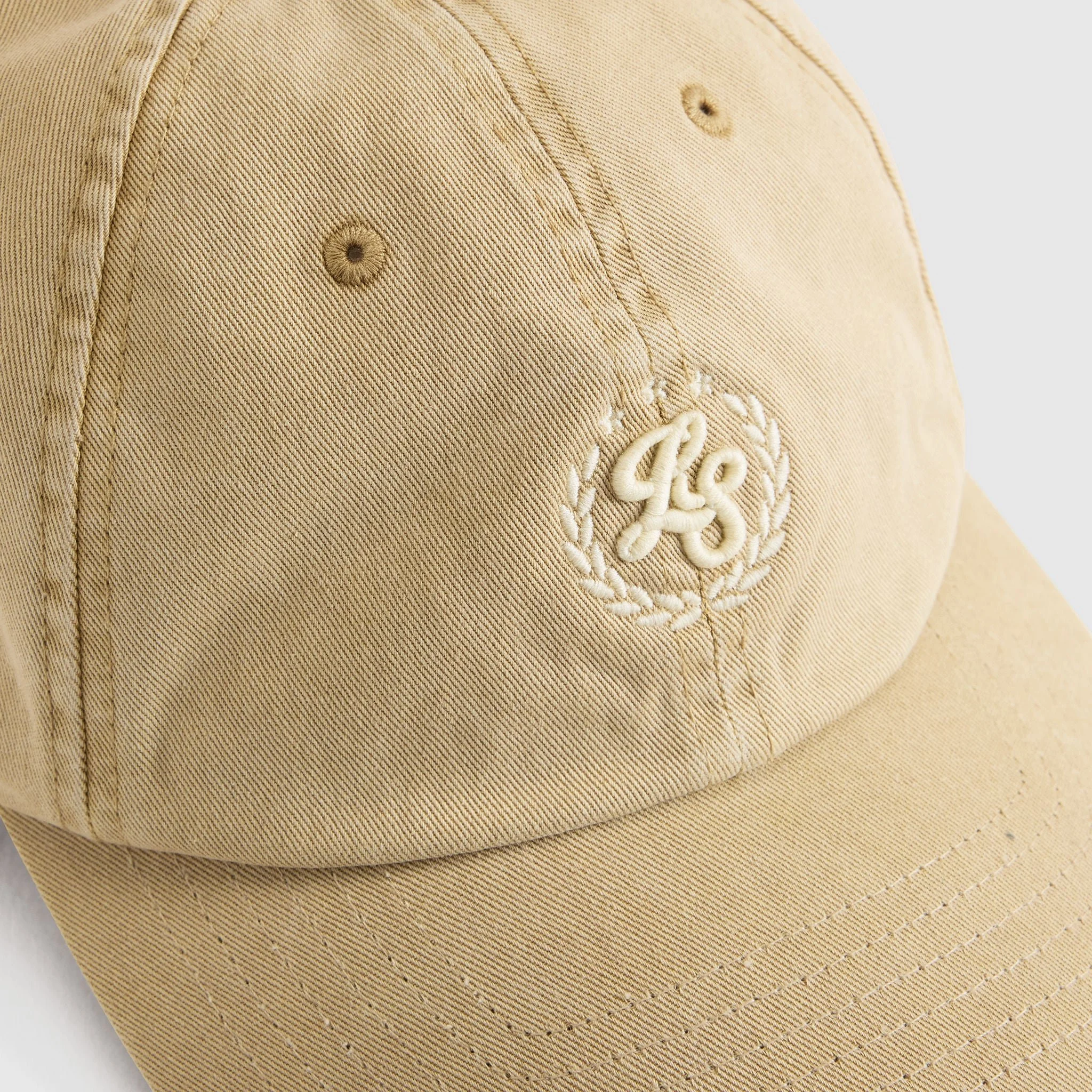 Levis-Varsity-Baseball-Cap-Light-Design-CottonWool (3).jpg