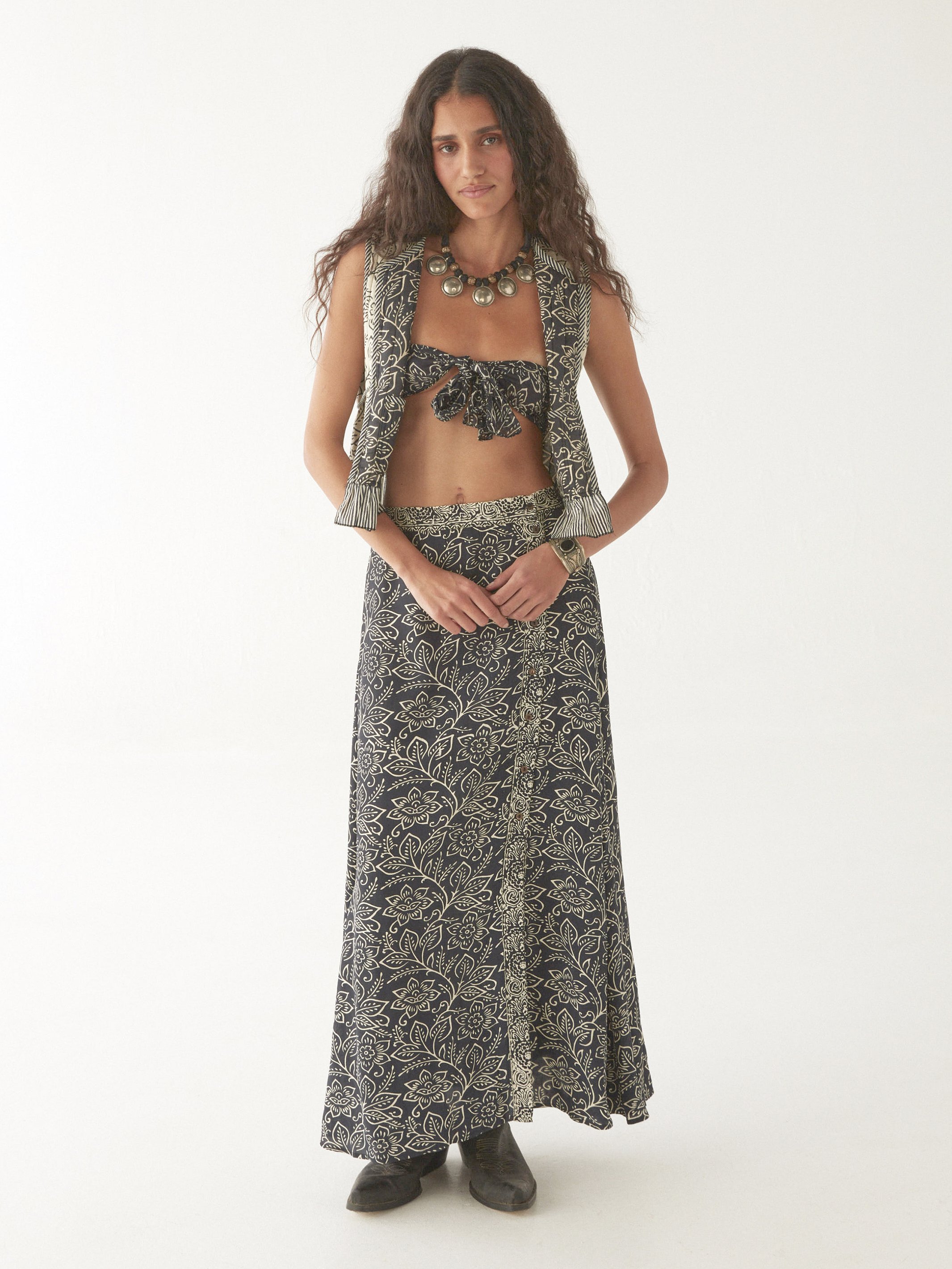 Maison-Hotel-Eeva-Skirt-Black-Sheep-CottonWool
