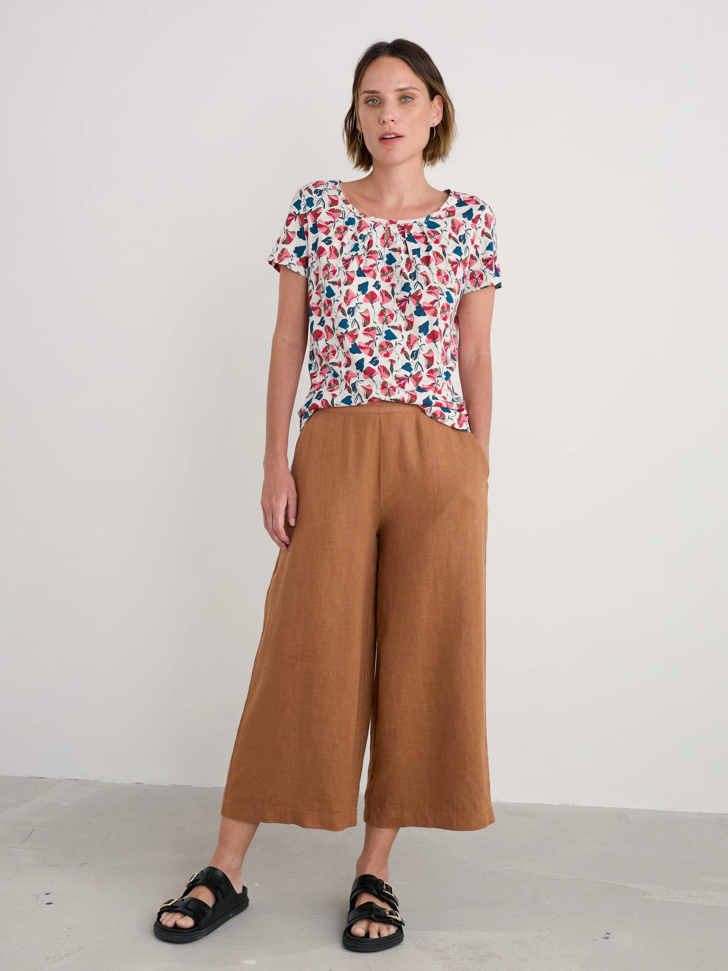 Seasalt-Appletree T-Shirt - Parasol Floral Chalk - CottonWool (7).jpg
