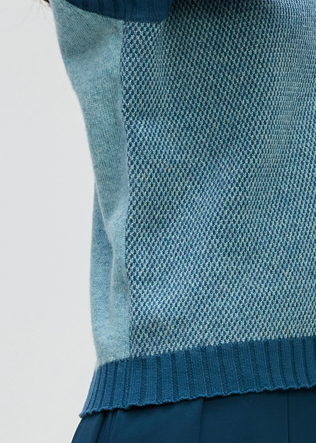 LD-and-Co-Knit-Vest-LC8191 SEA FOAM -CottonWool (4).jpg