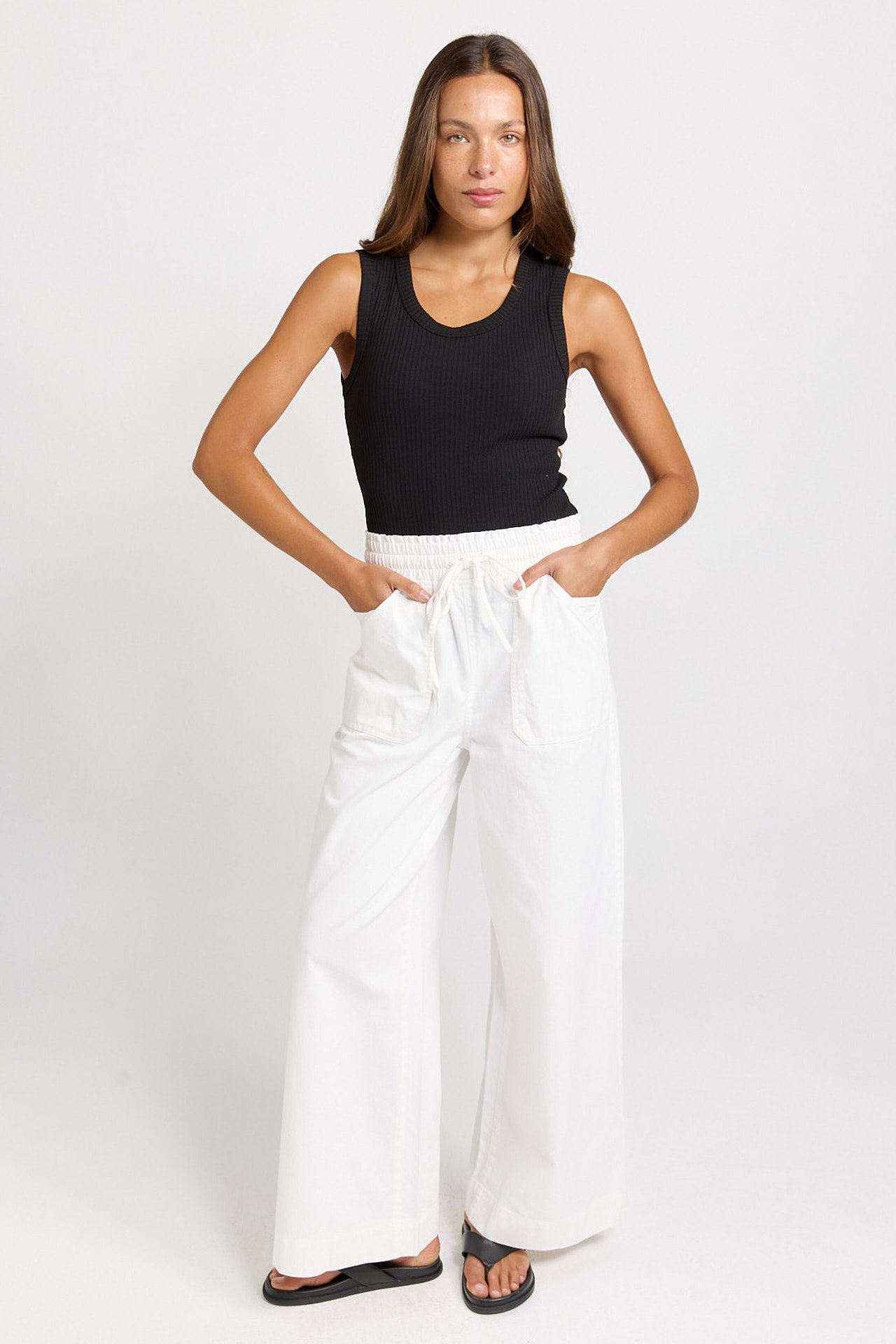 Betty-Basics-Saffra-Relax-Jeans-BB8461-White_CottonWool (3).jpg