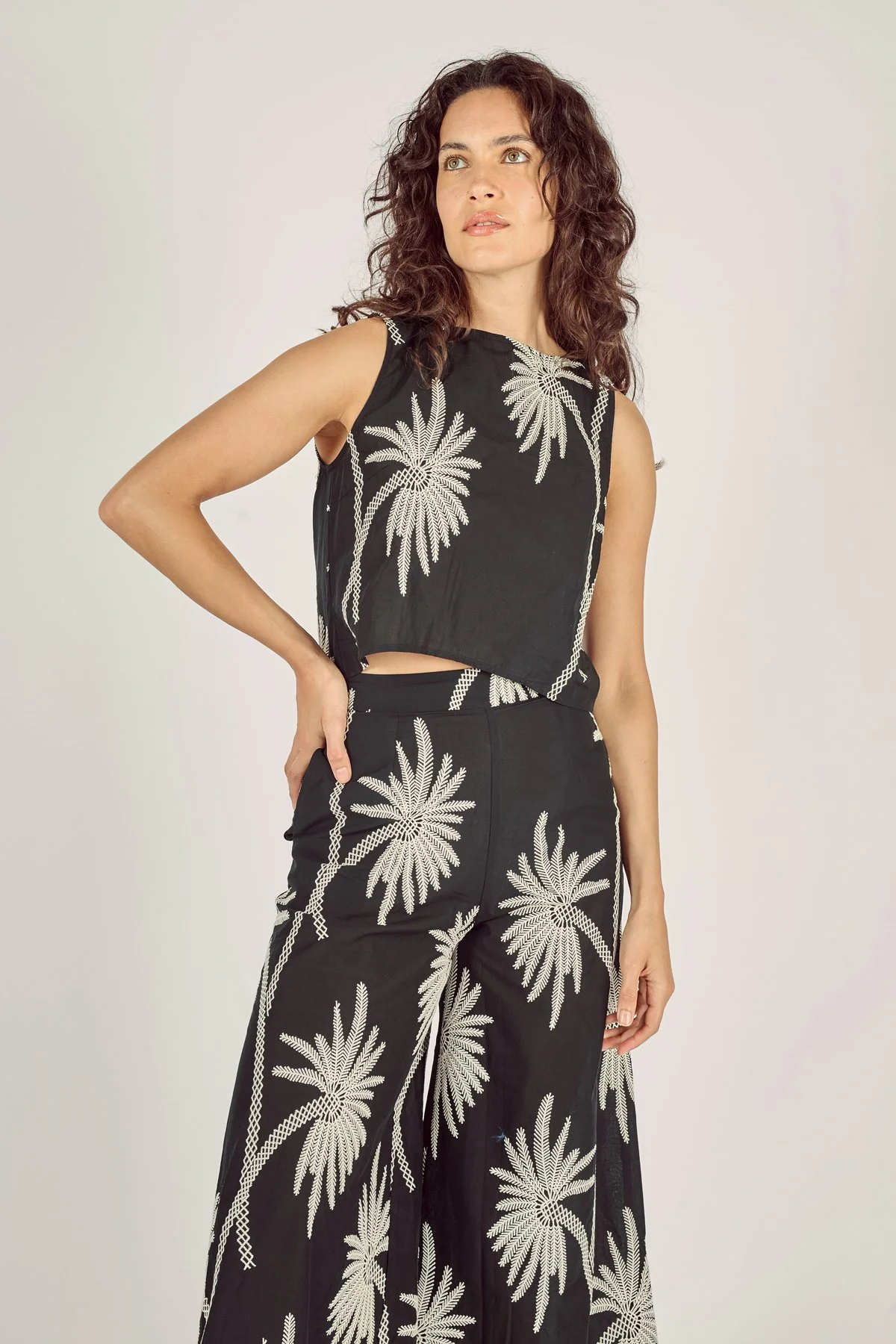POP12613 POP10972 LOOK 29_ 38.jpg