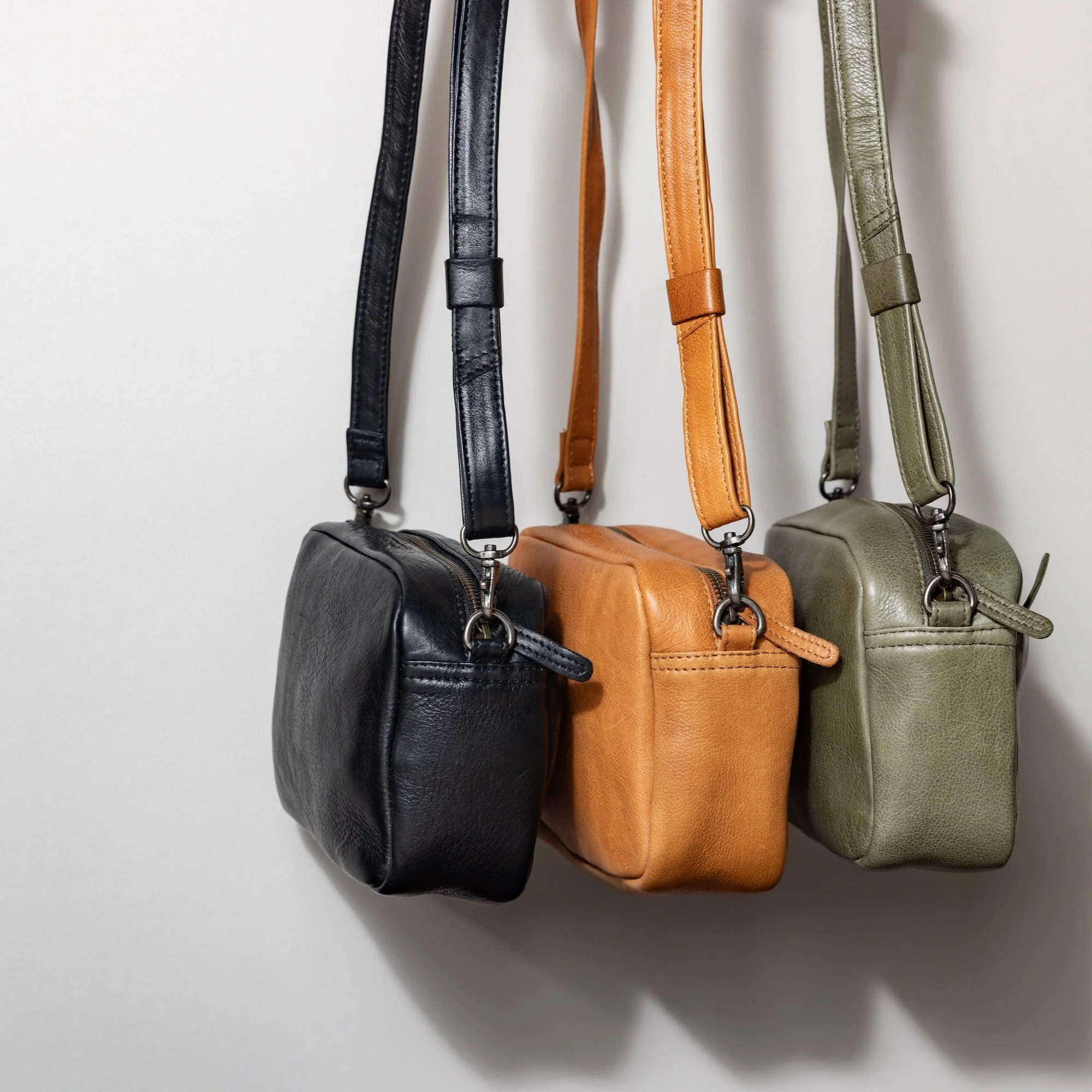 Dusky-Robin-Leather-Head-in-the-Clouds-Bag-CottonWool (1).jpg