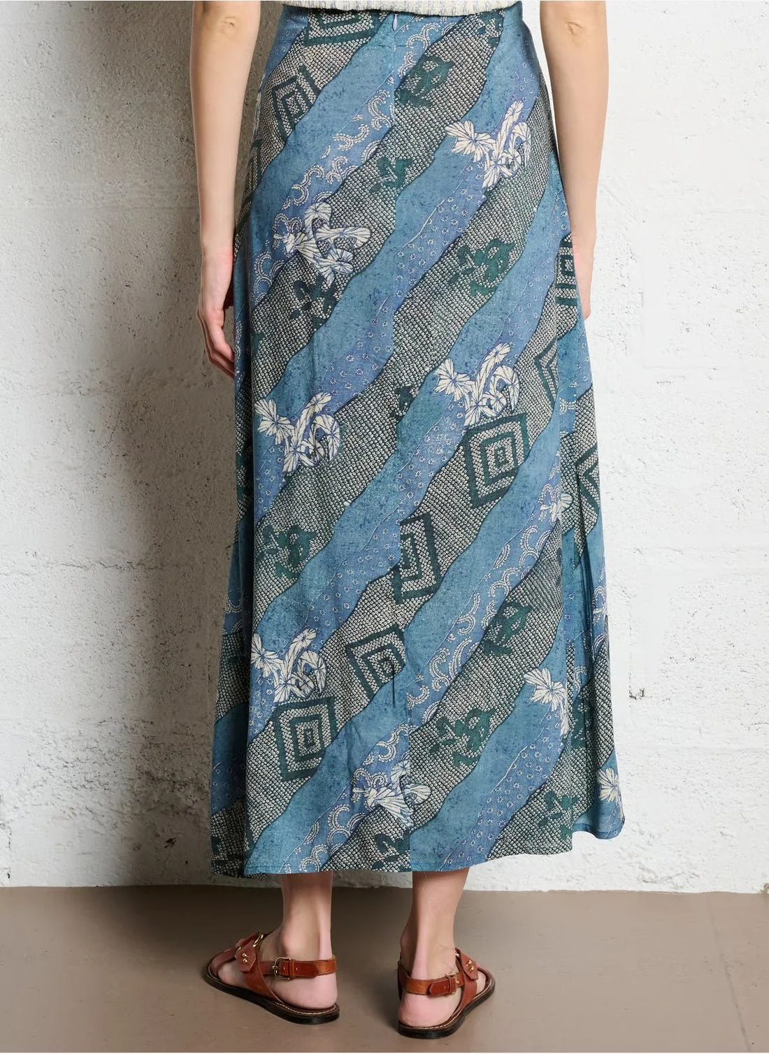 Maison-Hotel-Nara-Skirt-Indigo-Bloom-CottonWool