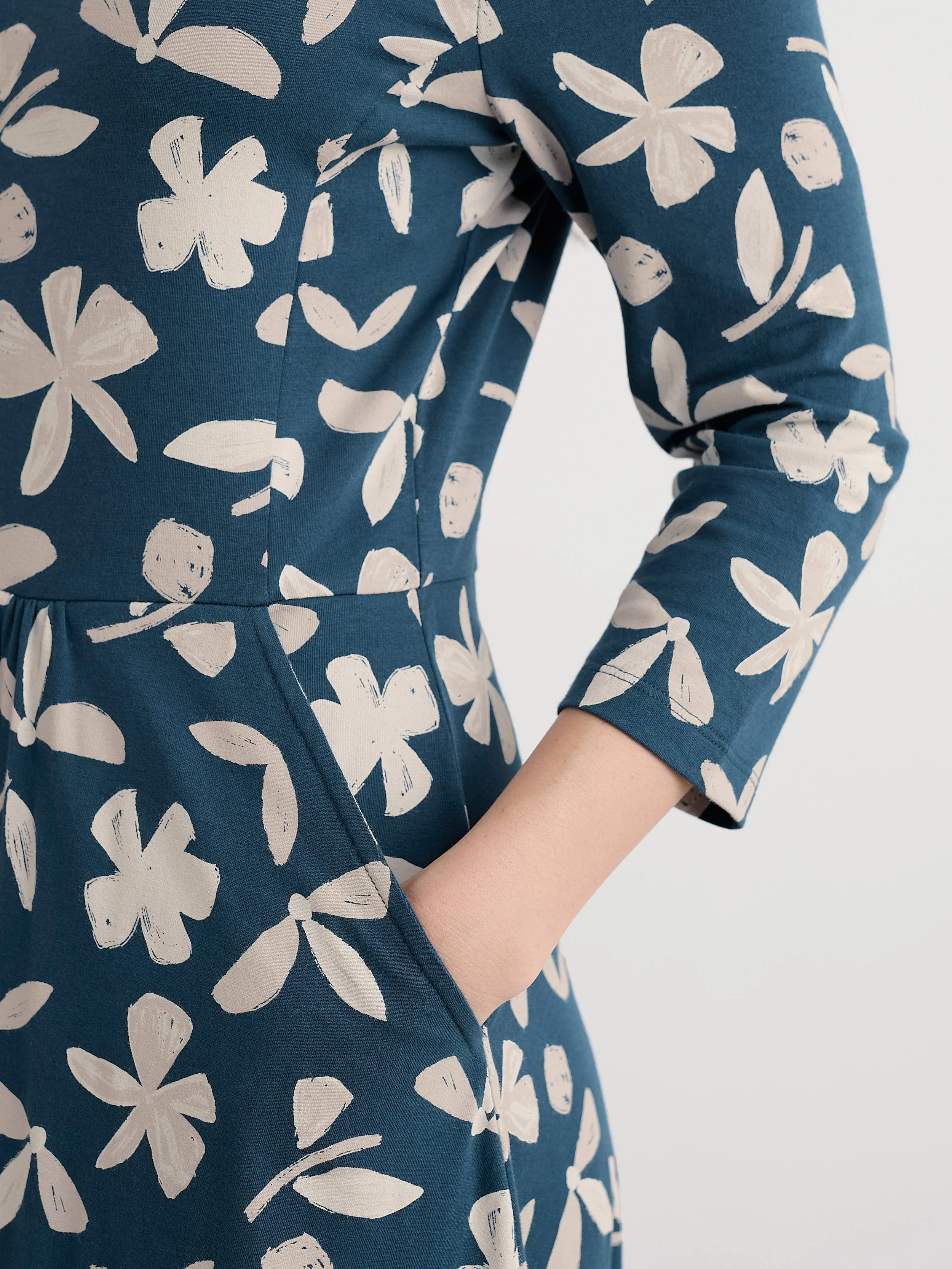 Seasalt-April Dress - Organic Shapes Dark Lugger - CottonWool (5).jpg