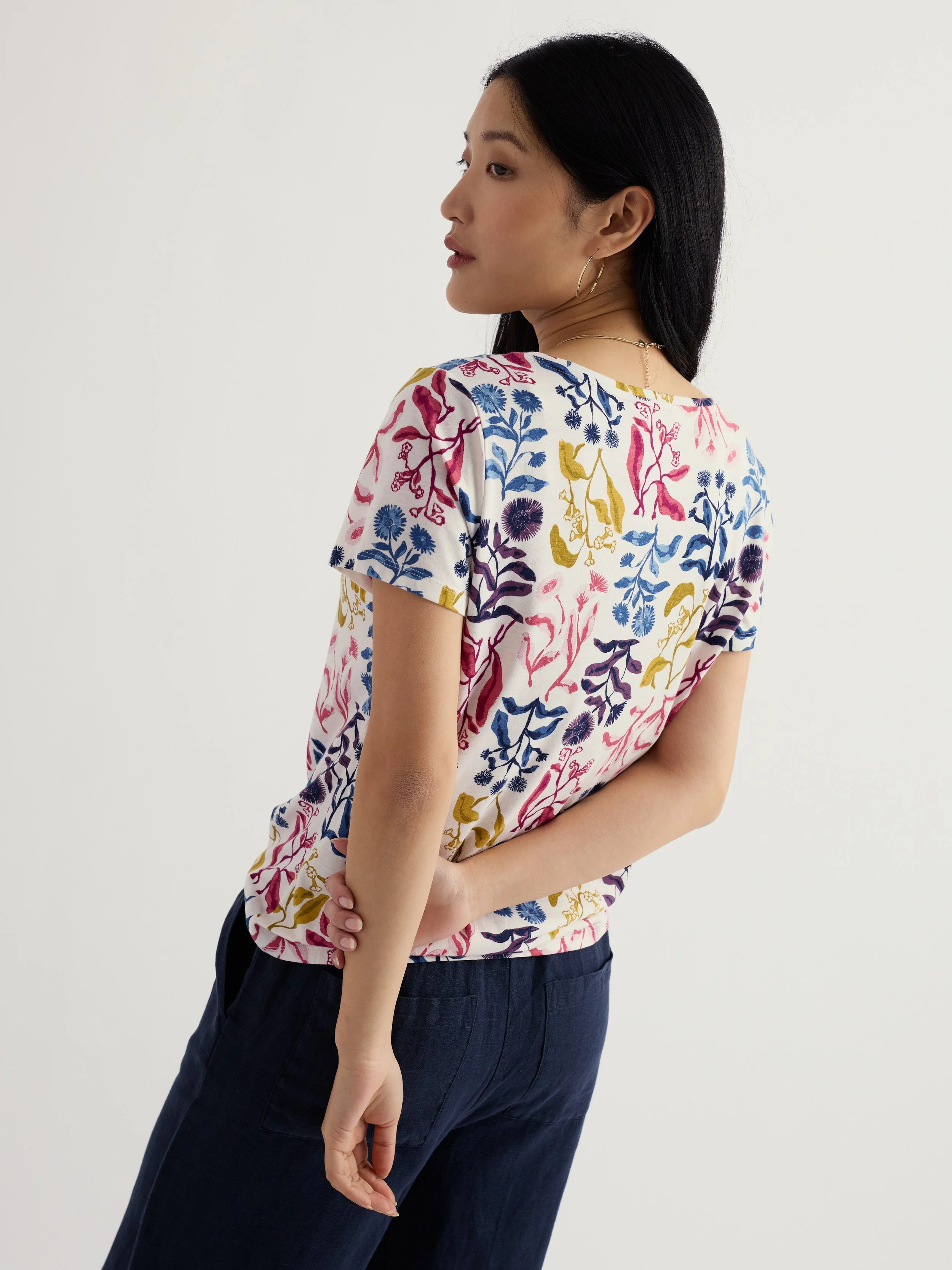 Seasalt-Appletree T-Shirt - Inky Botanical Chalk - CottonWool (5).jpg
