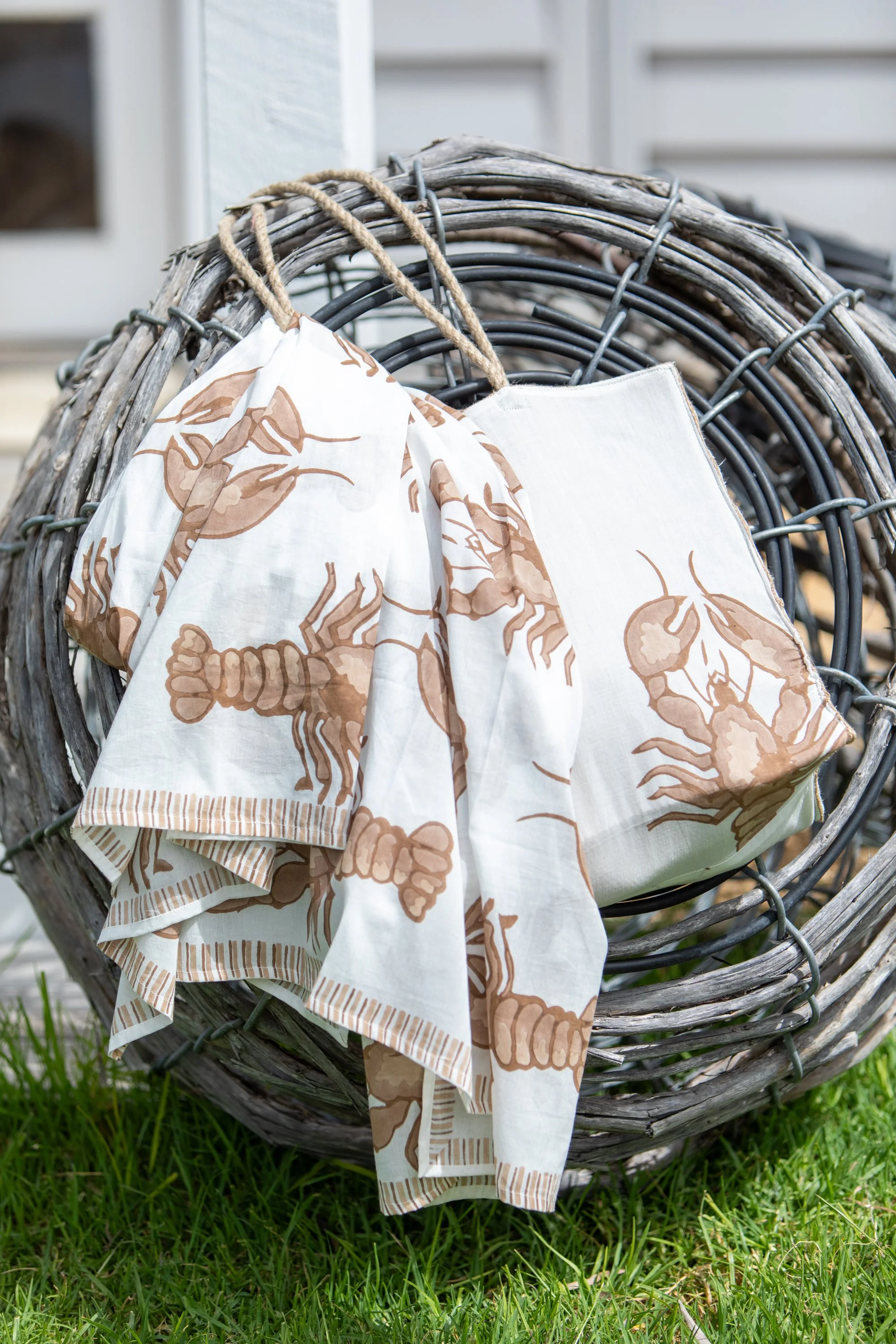 Mandalay-Designs-Big-Lobster-Sarong-CottonWool