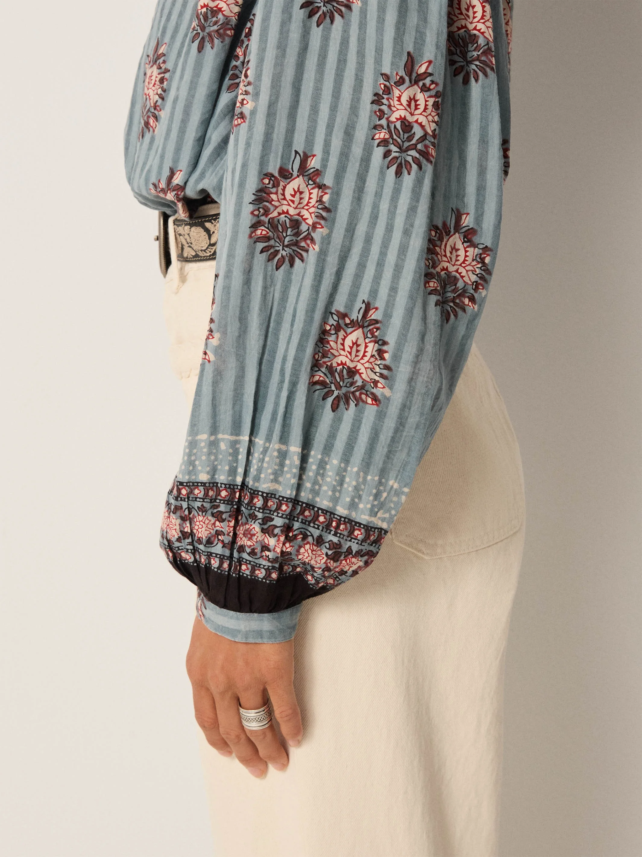 MAISON HOTEL - OMARA-BLOUSE-CERULEAN-MIST-COTTONWOOL