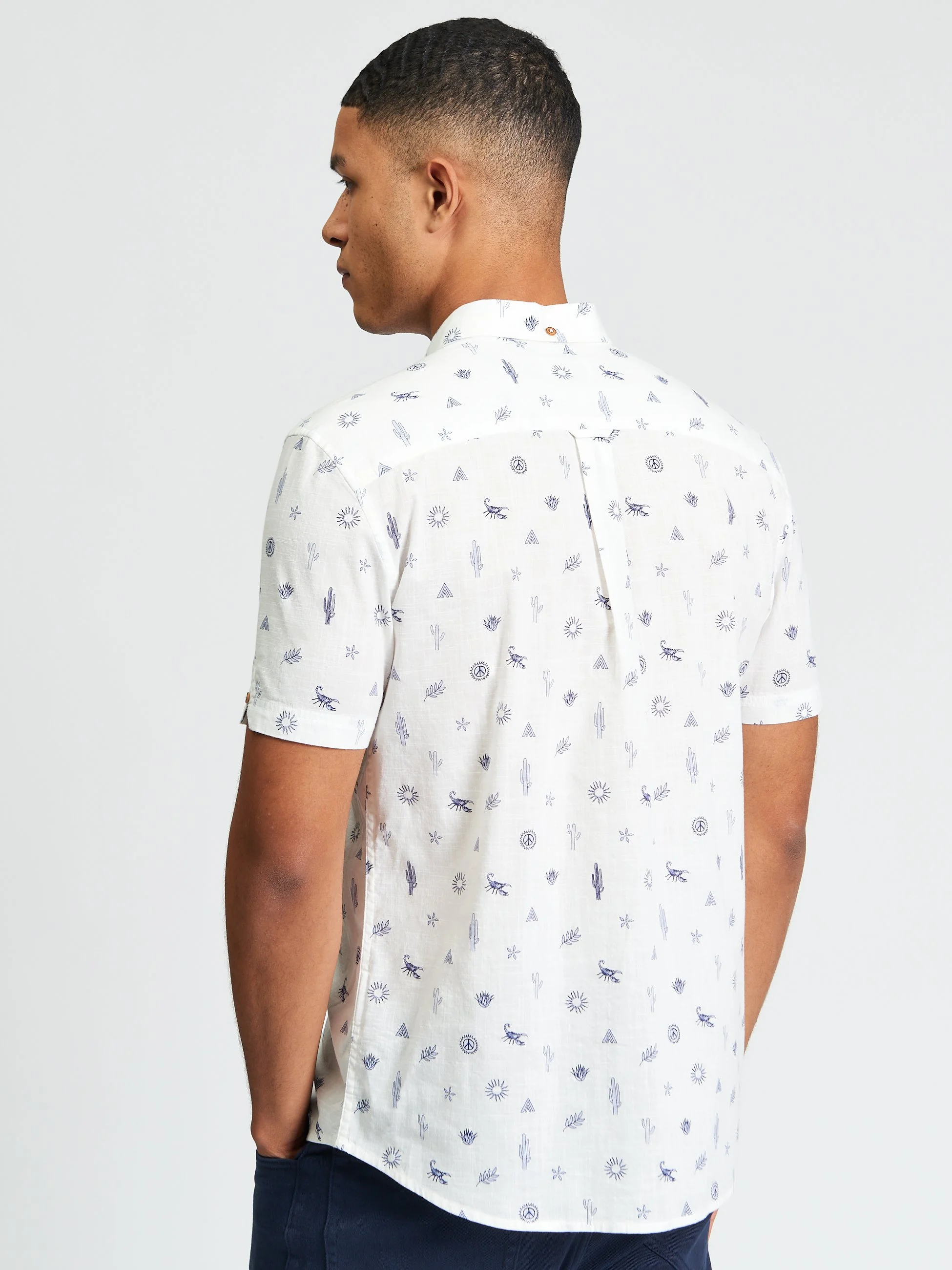 Ben-Sherman-Festival-Print-Shirt-White-1013427_002_CottonWool (3).jpg