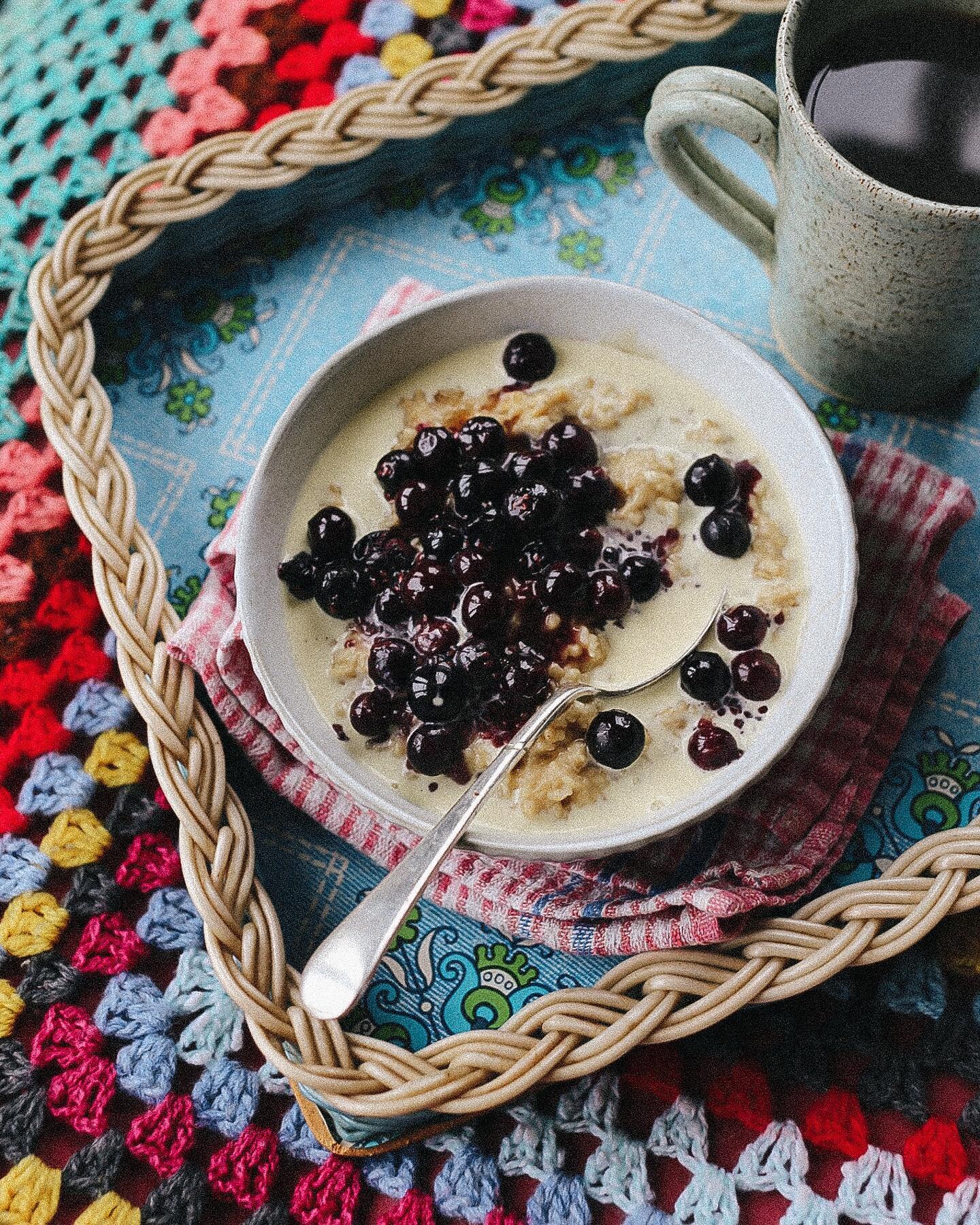 A bowl of porridge is a quiet breakfast, and one that is beautifully soothing to eat. I should add that a lovely bowl to serve it in adds to the experience immensely. Anyone else have a favourite bowl that they simply must eat from, or is that just m