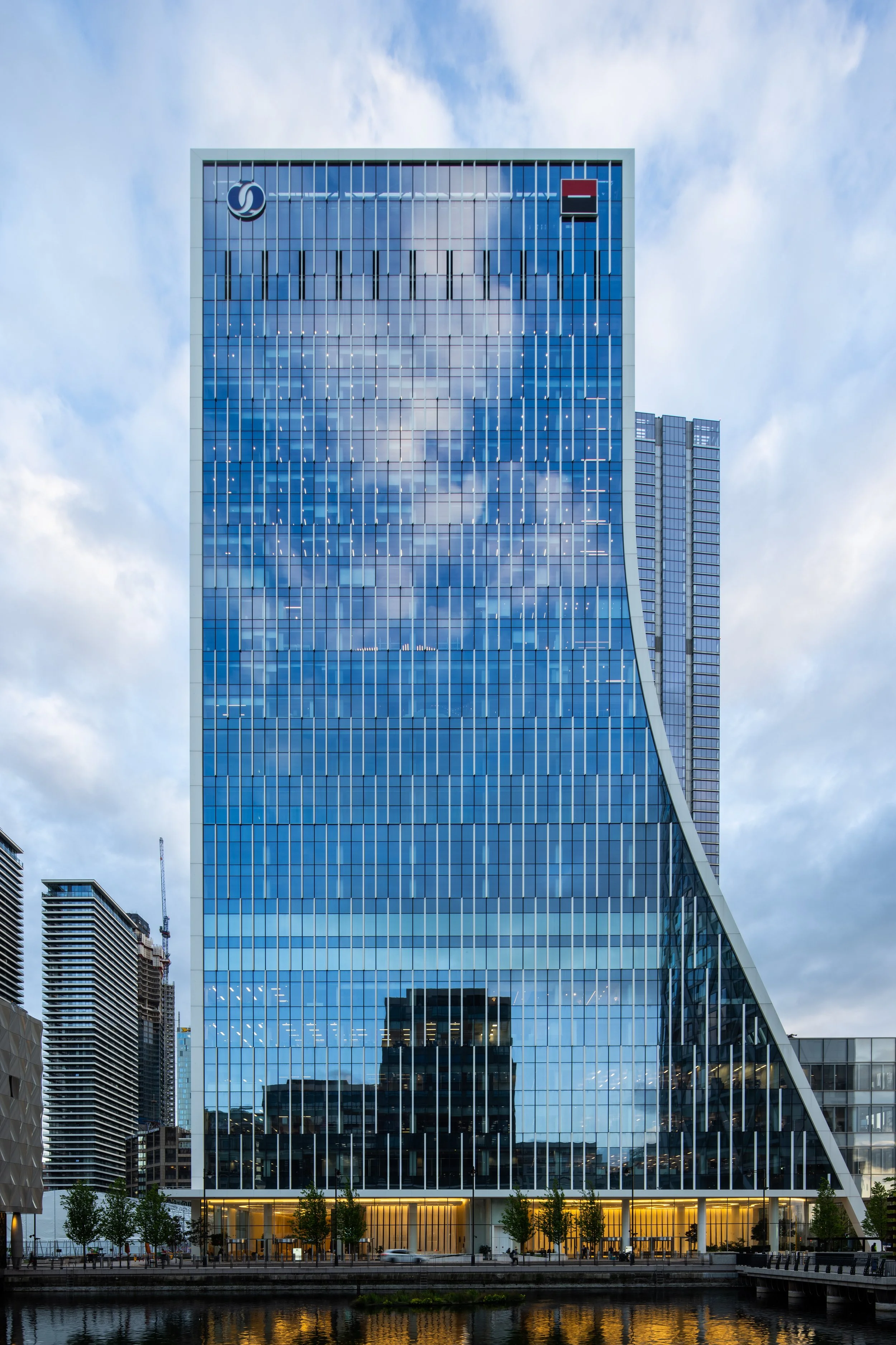 Canary Wharf Tower.jpg