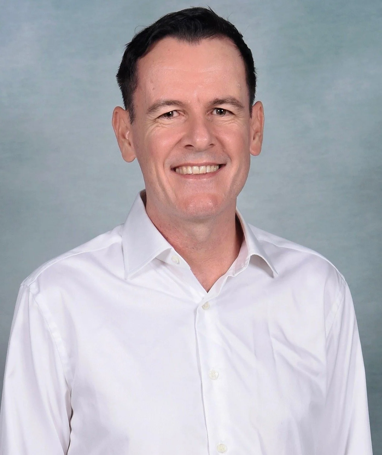 Dr Lee Grayson 